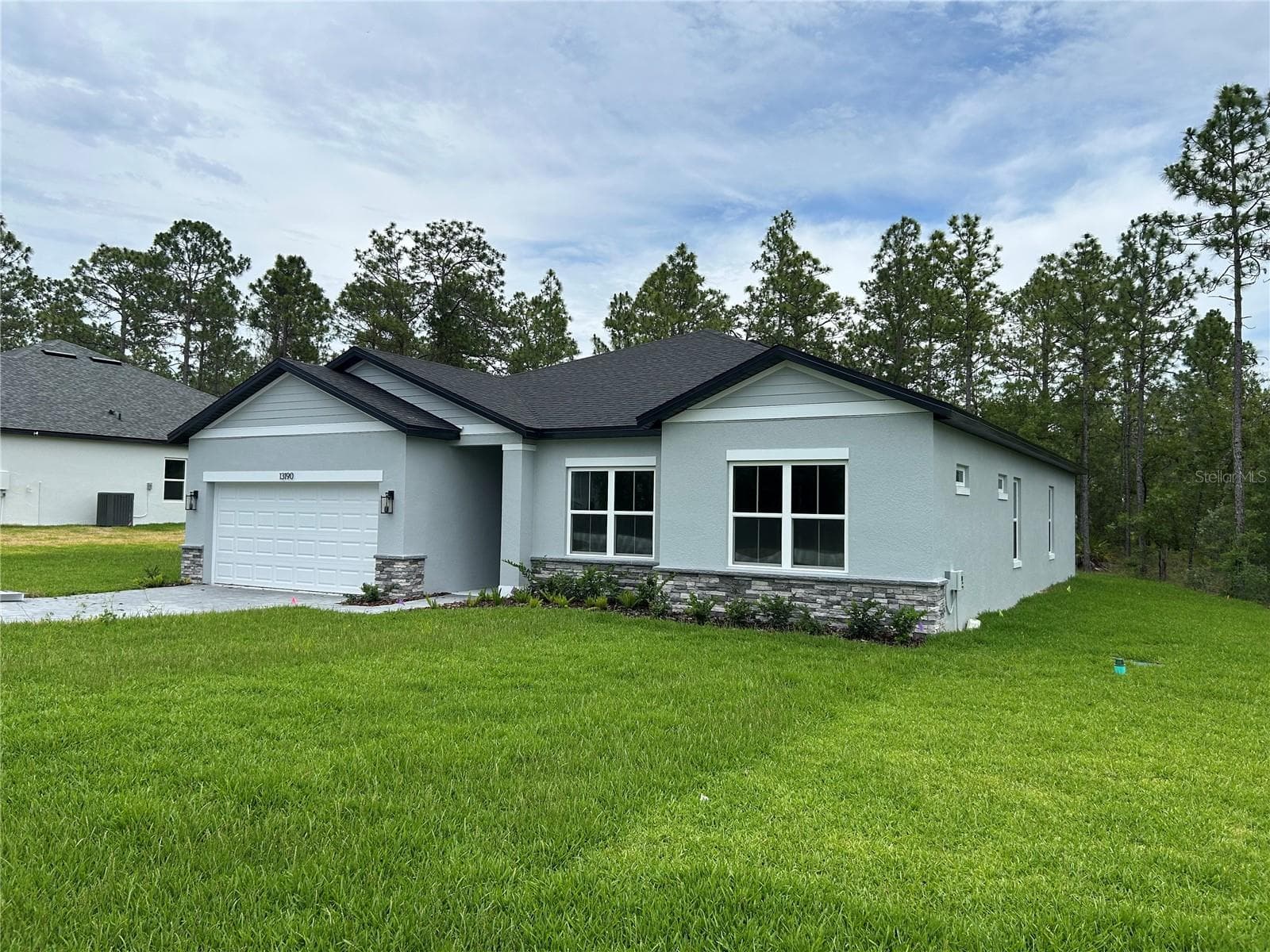 13190 English Fir CT
