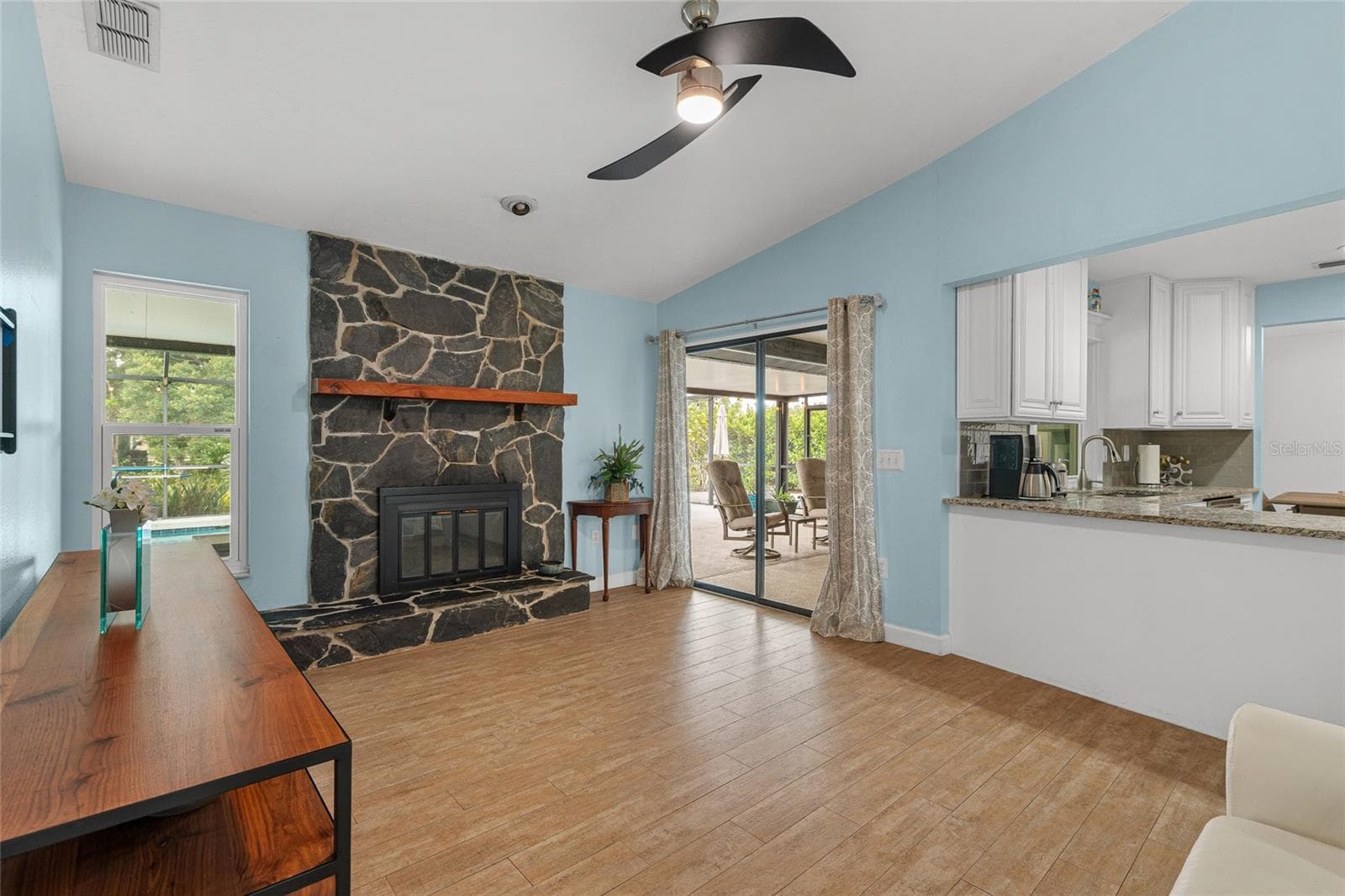 4204 Prairie View Dr photo 4