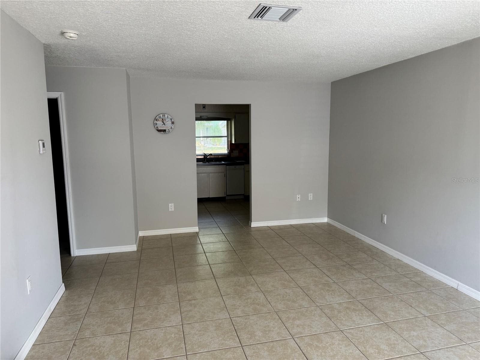 852 Oxford CT photo 3