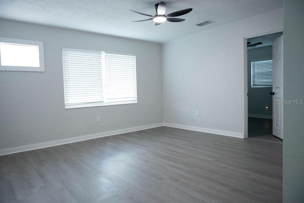 5480 70th Ln N photo 5
