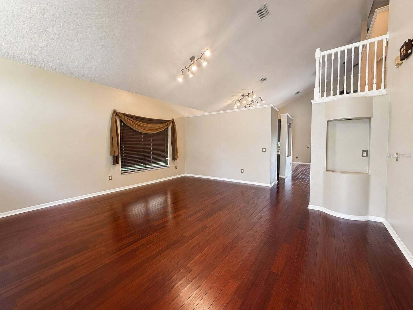 9407 Chart House CT