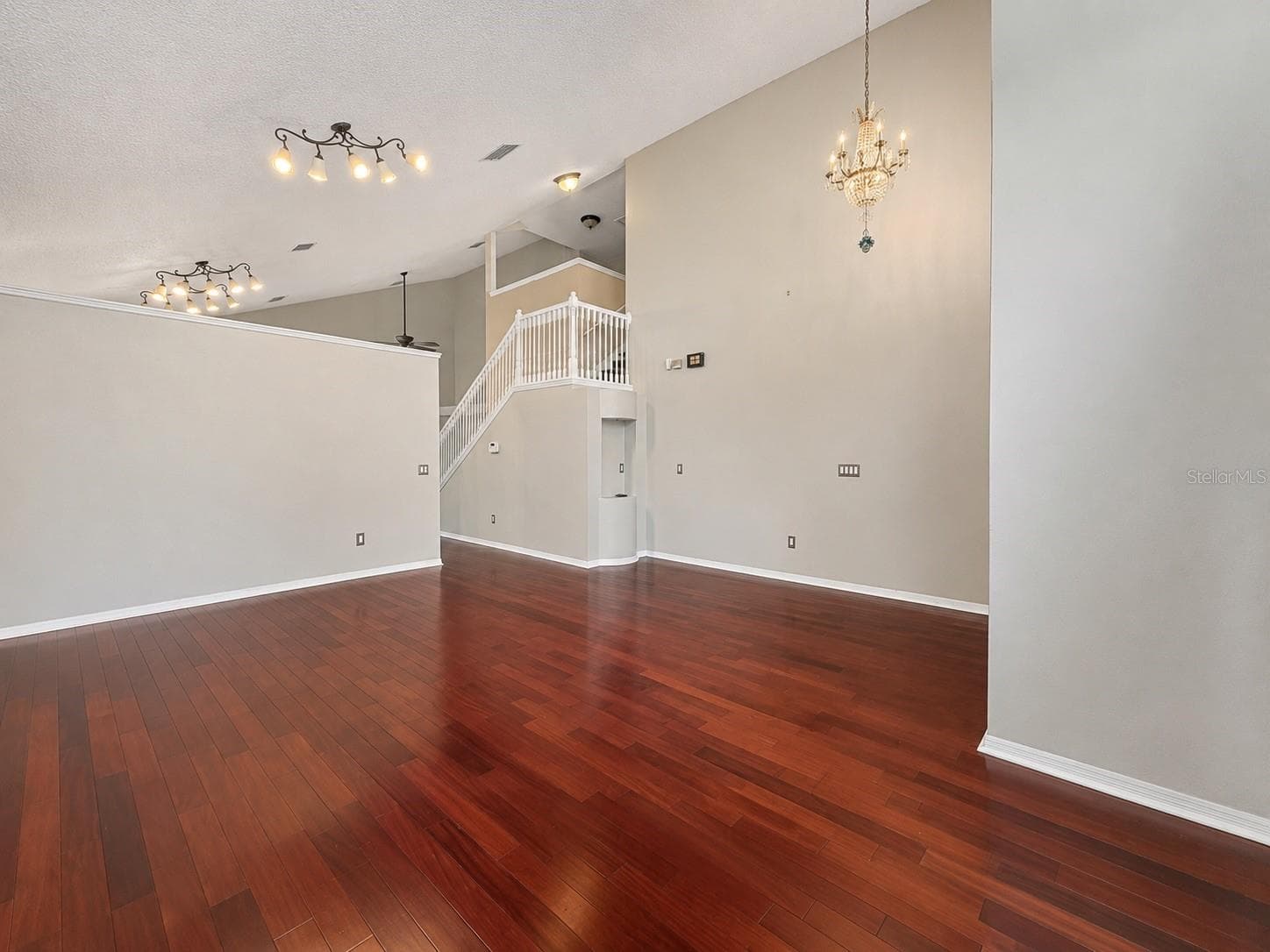 9407 Chart House CT photo 3