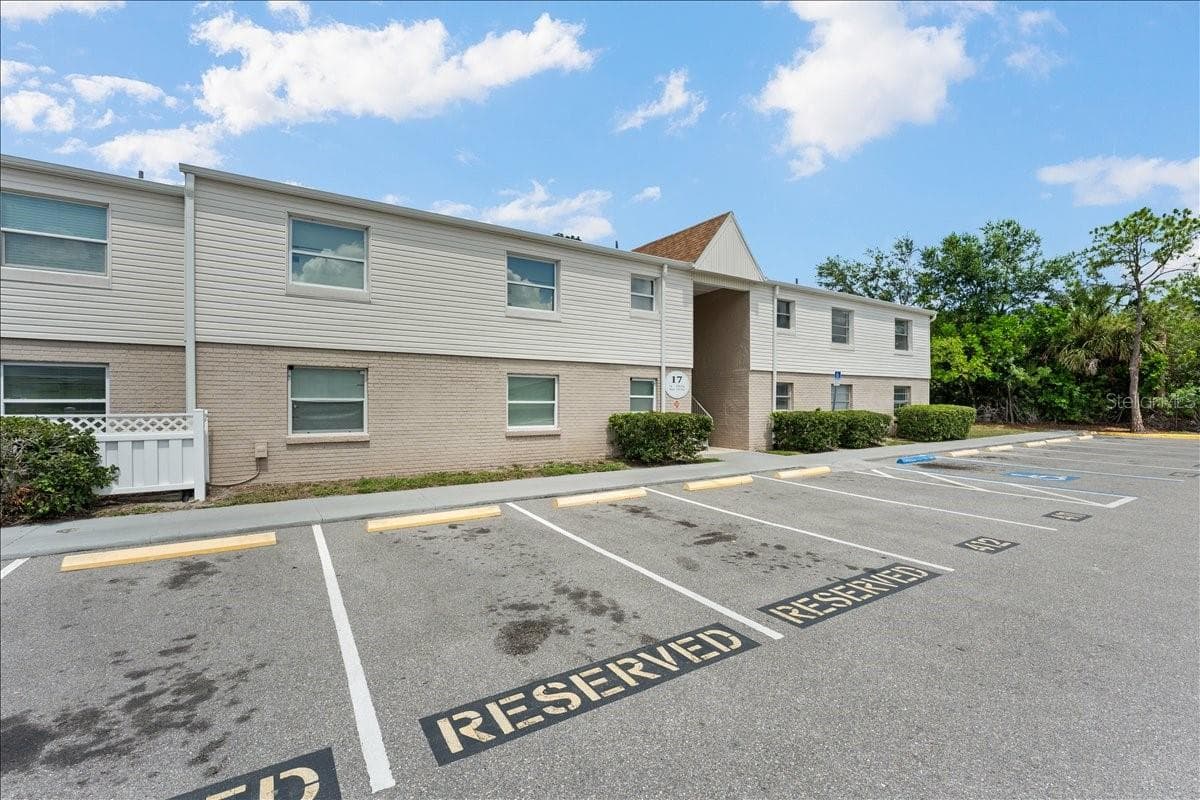 7210 N Manhattan Ave #1714