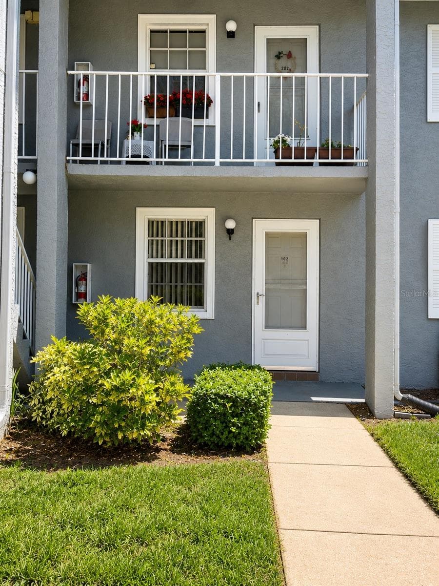 1420 Oak Hill Dr #102