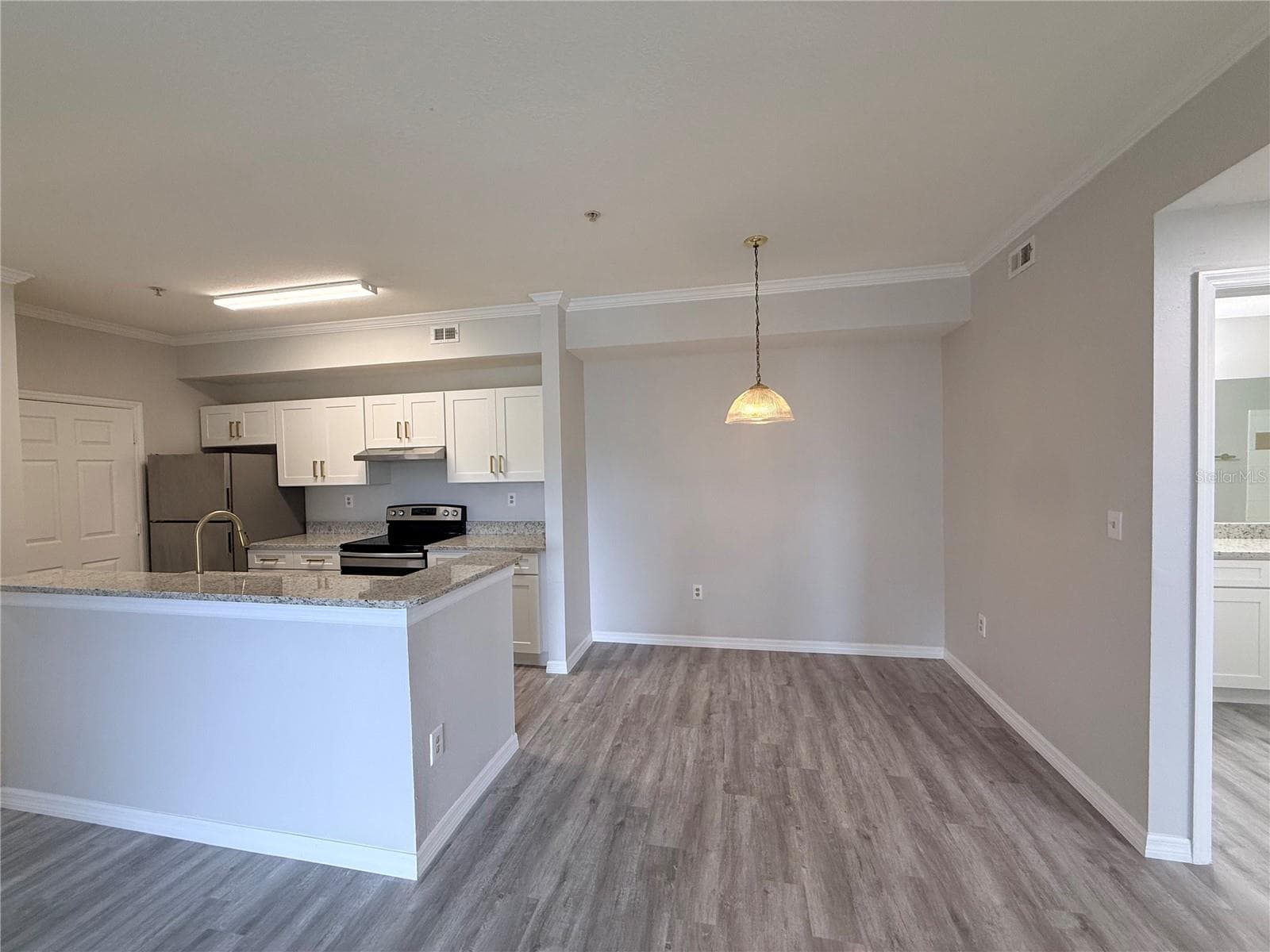 5618 Pinnacle Heights Cir #305 photo 5