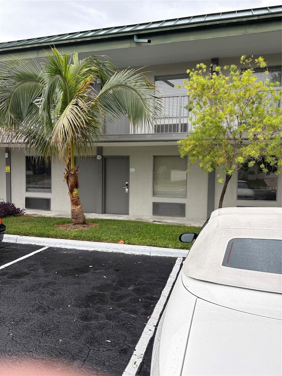 7150 N Tamiami Trl #S503