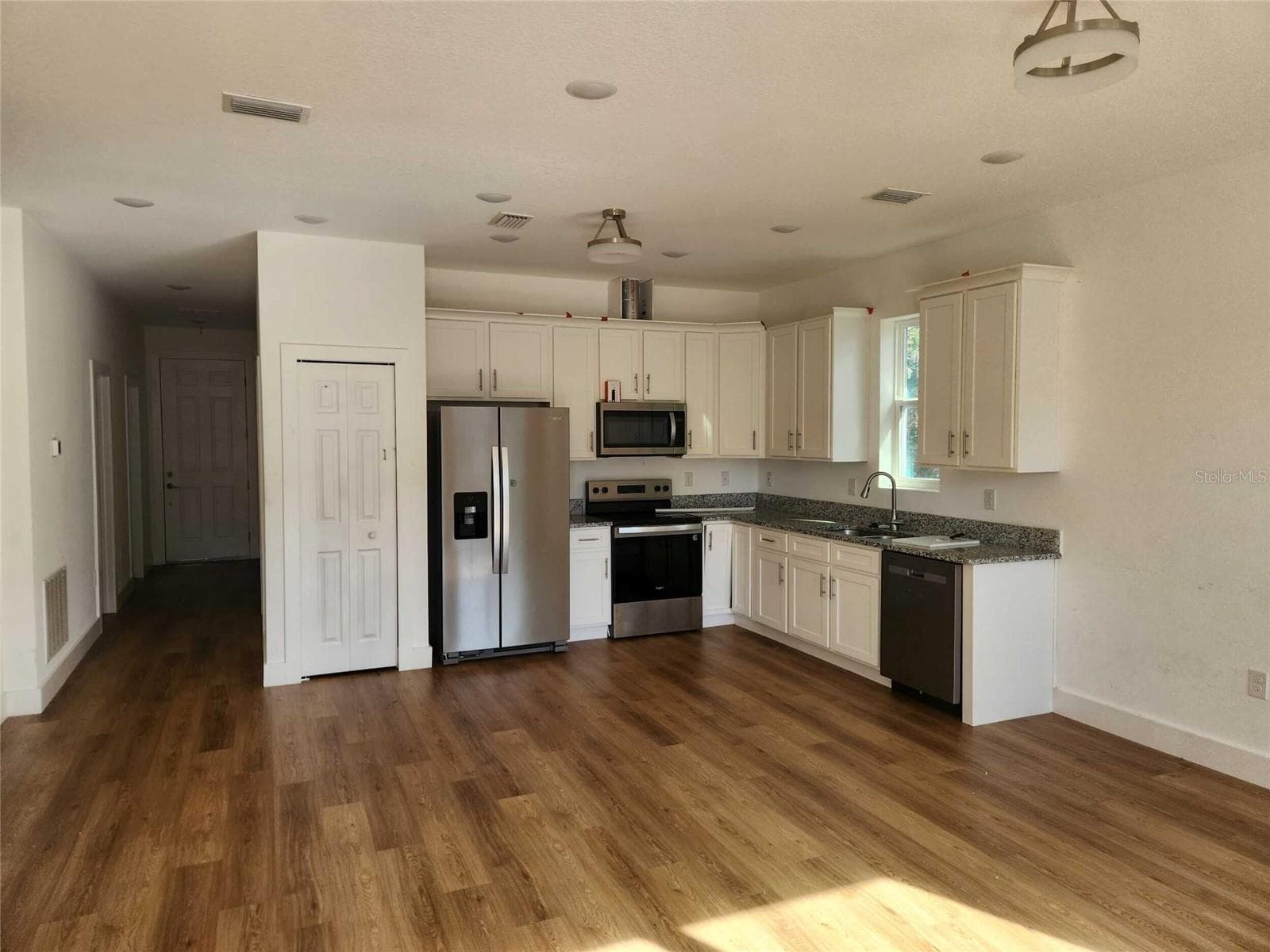 7369 Sealawn Dr photo 3