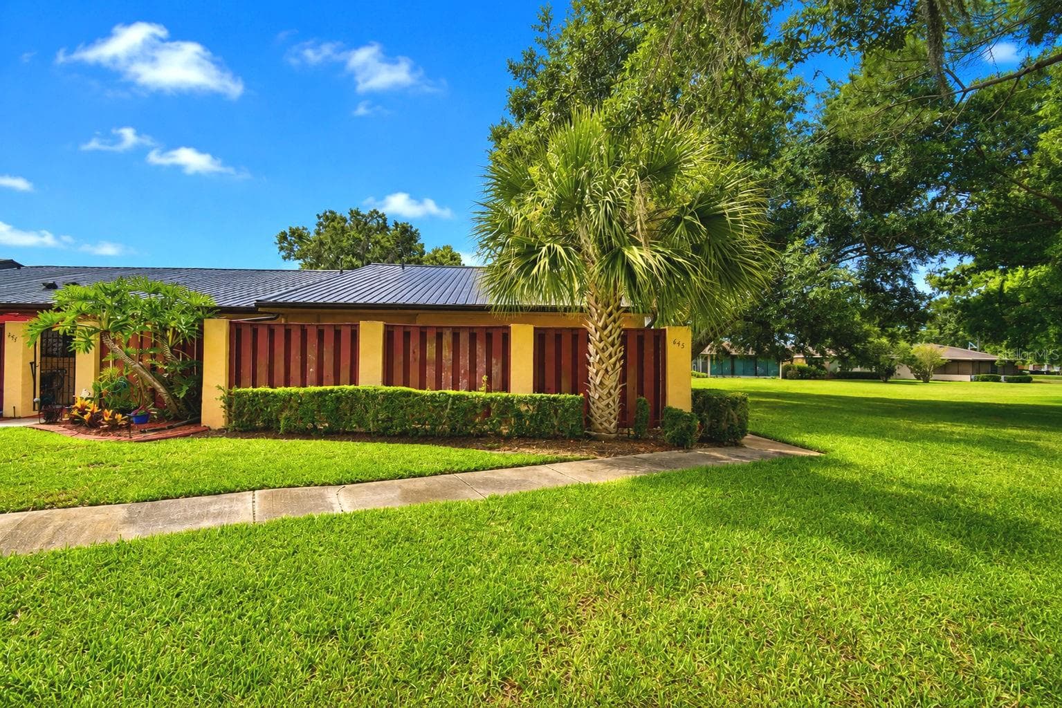 645 Broadmoor Cir #645