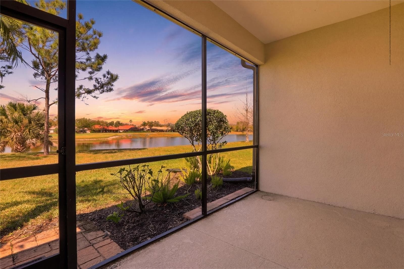 8142 Miramar Way photo 4