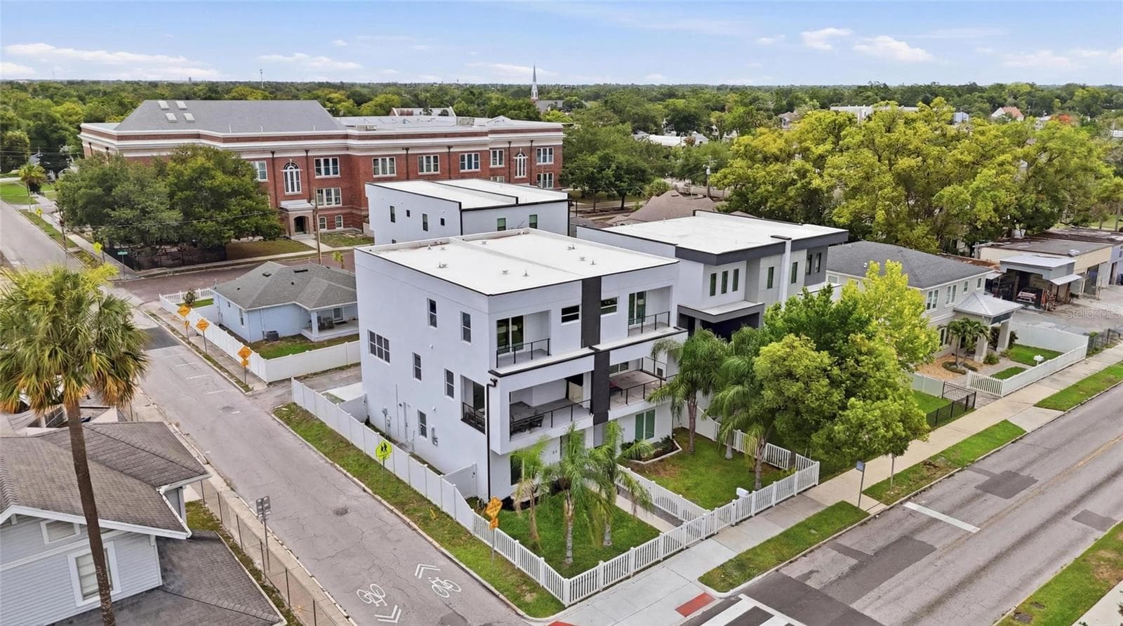 215 W Columbus Dr #2