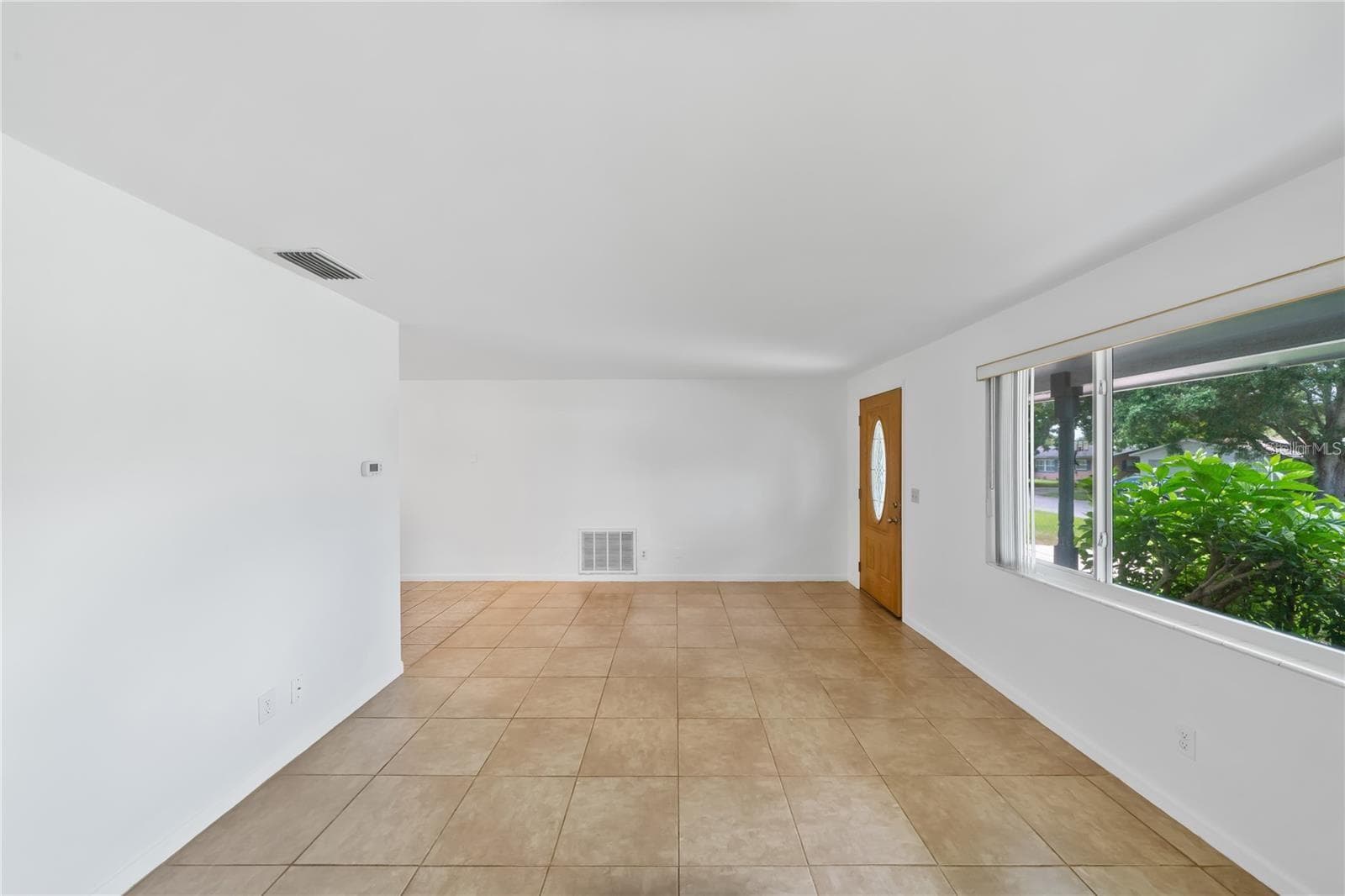 1812 Lady Mary Dr photo 3