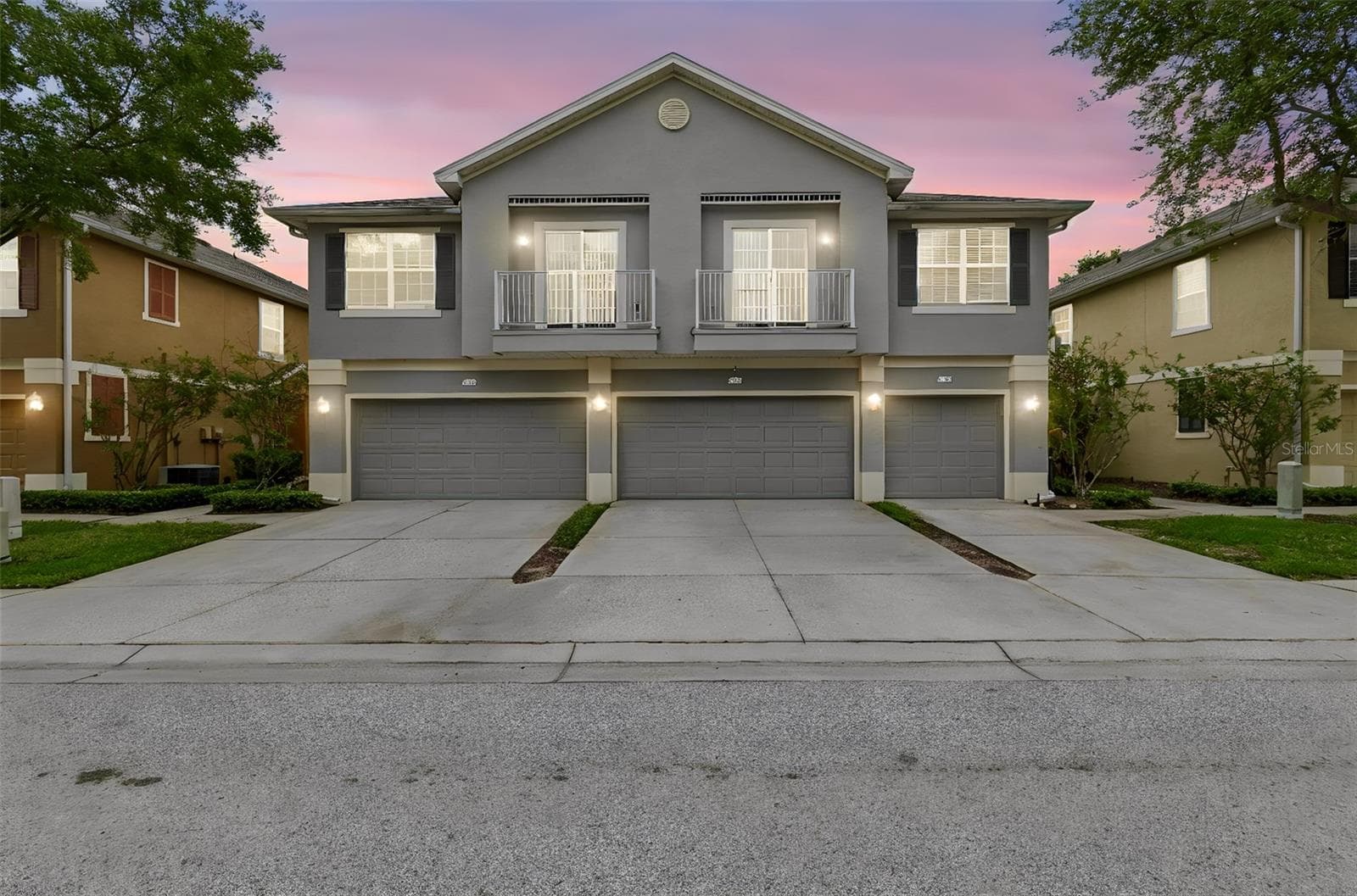6734 Breezy Palm Dr