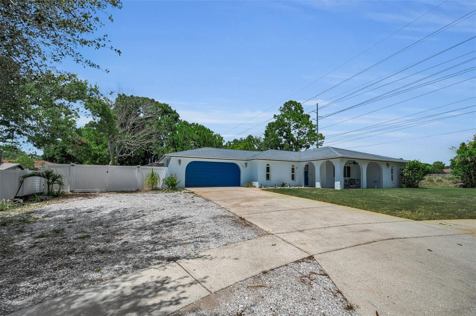 505 Whispering Oak Dr