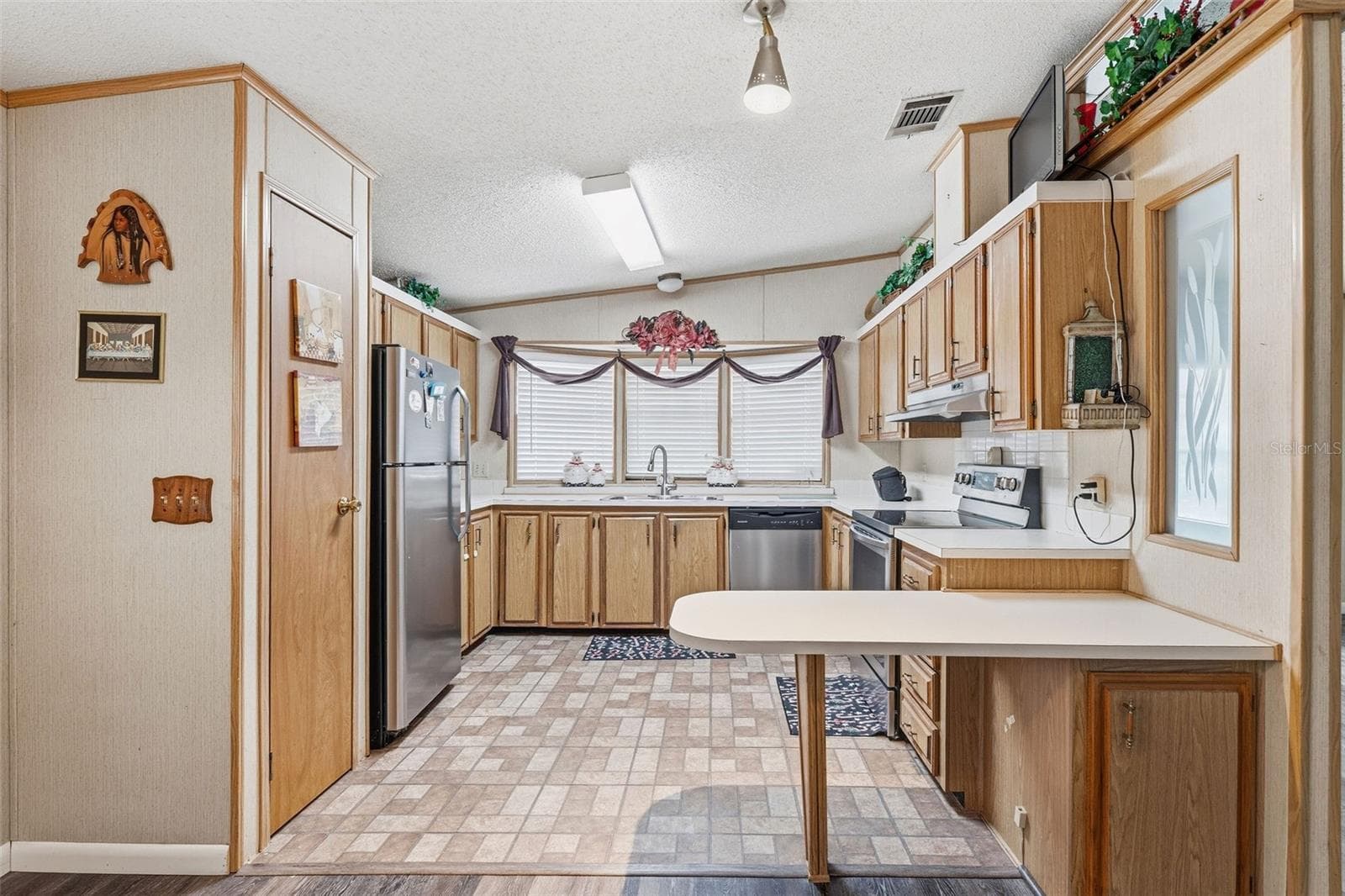 410 Dolphin Dr S