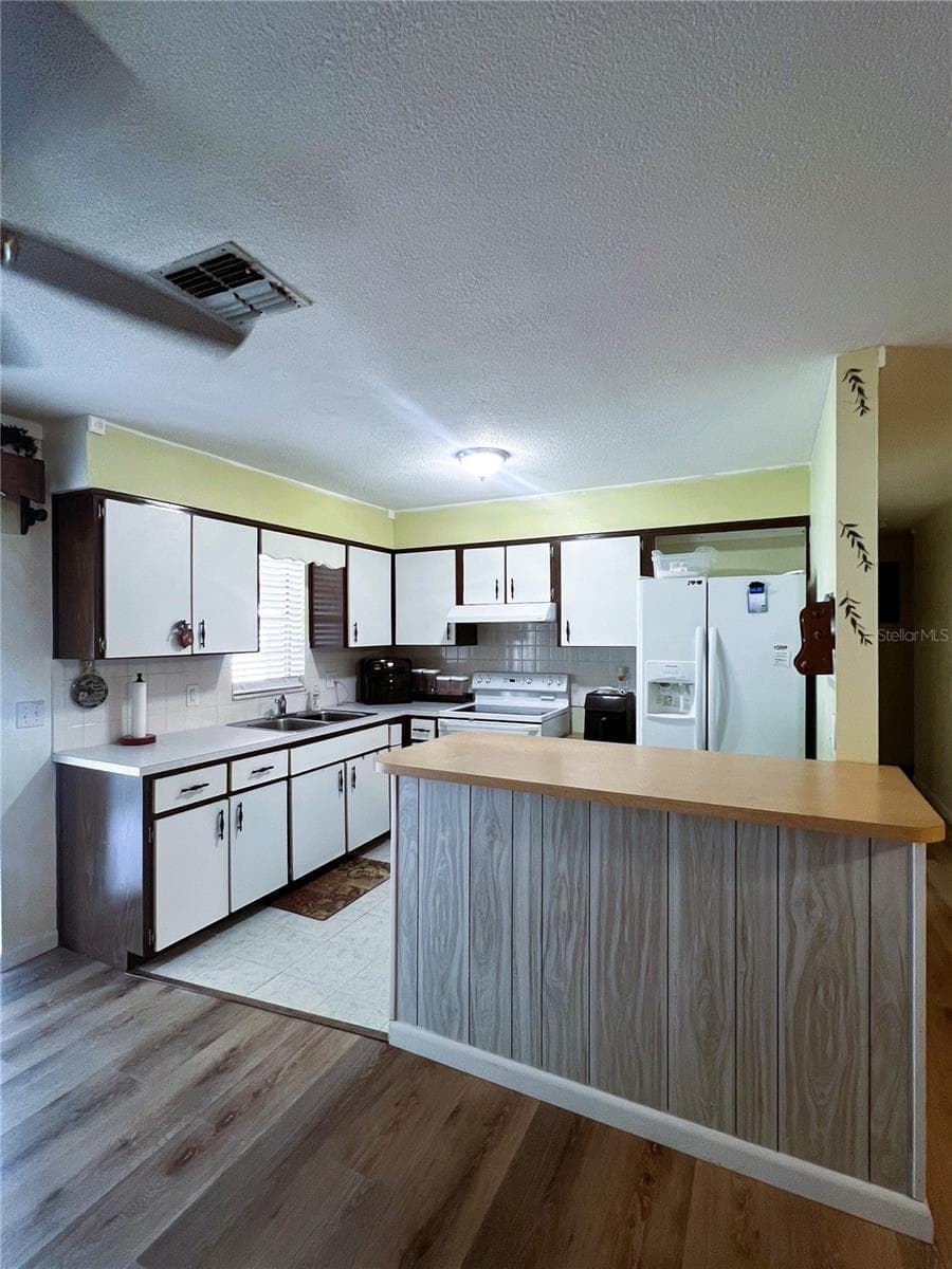 27197 Simona Ave photo 5