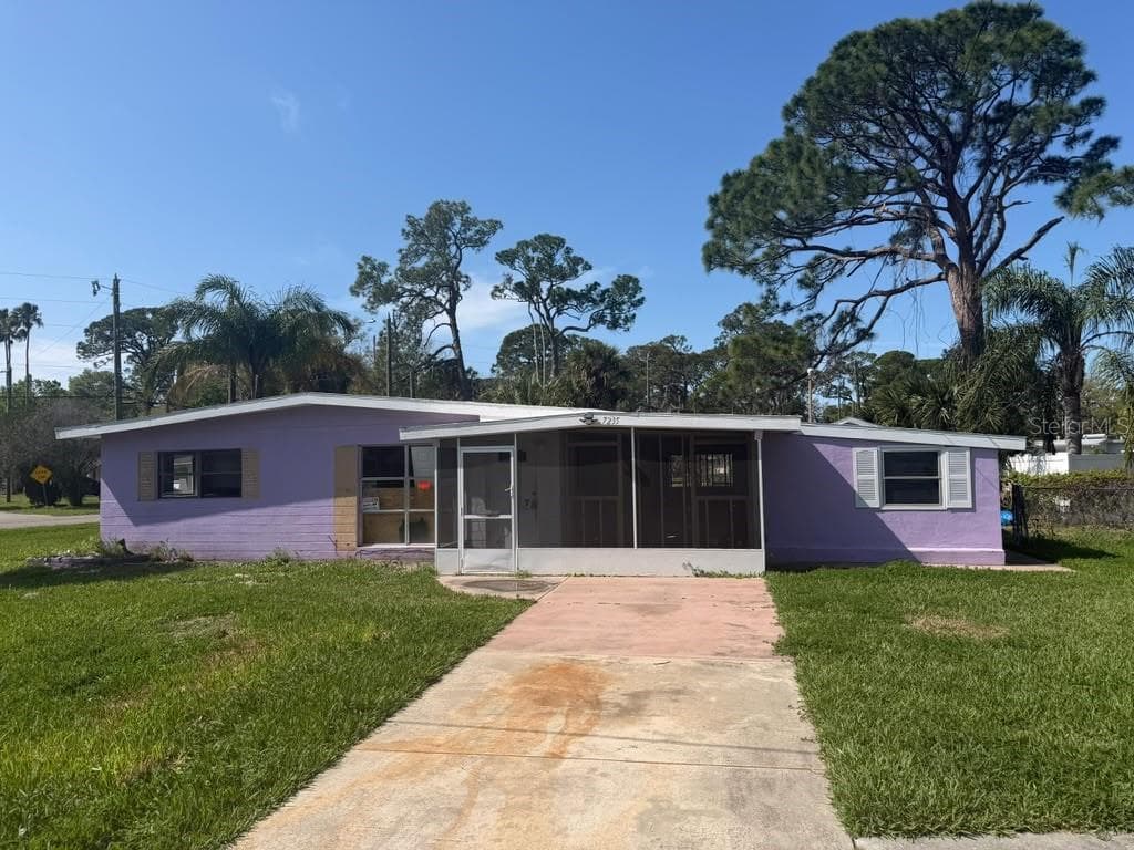 7235 Royal Palm Dr
