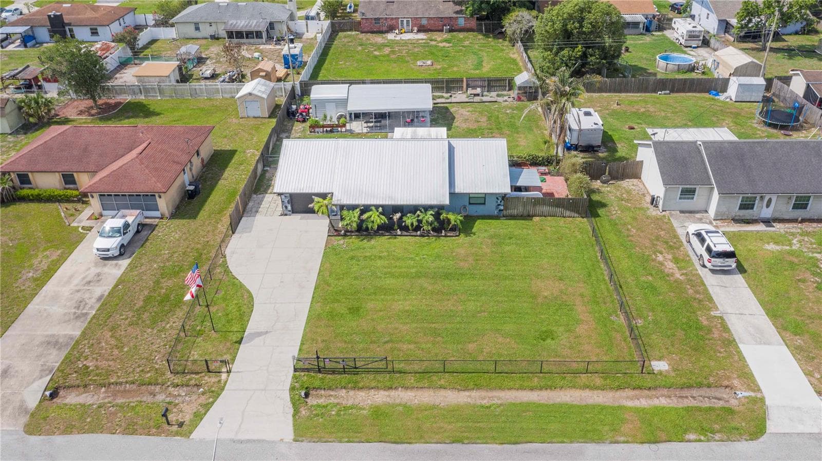 2426 View Way photo 3