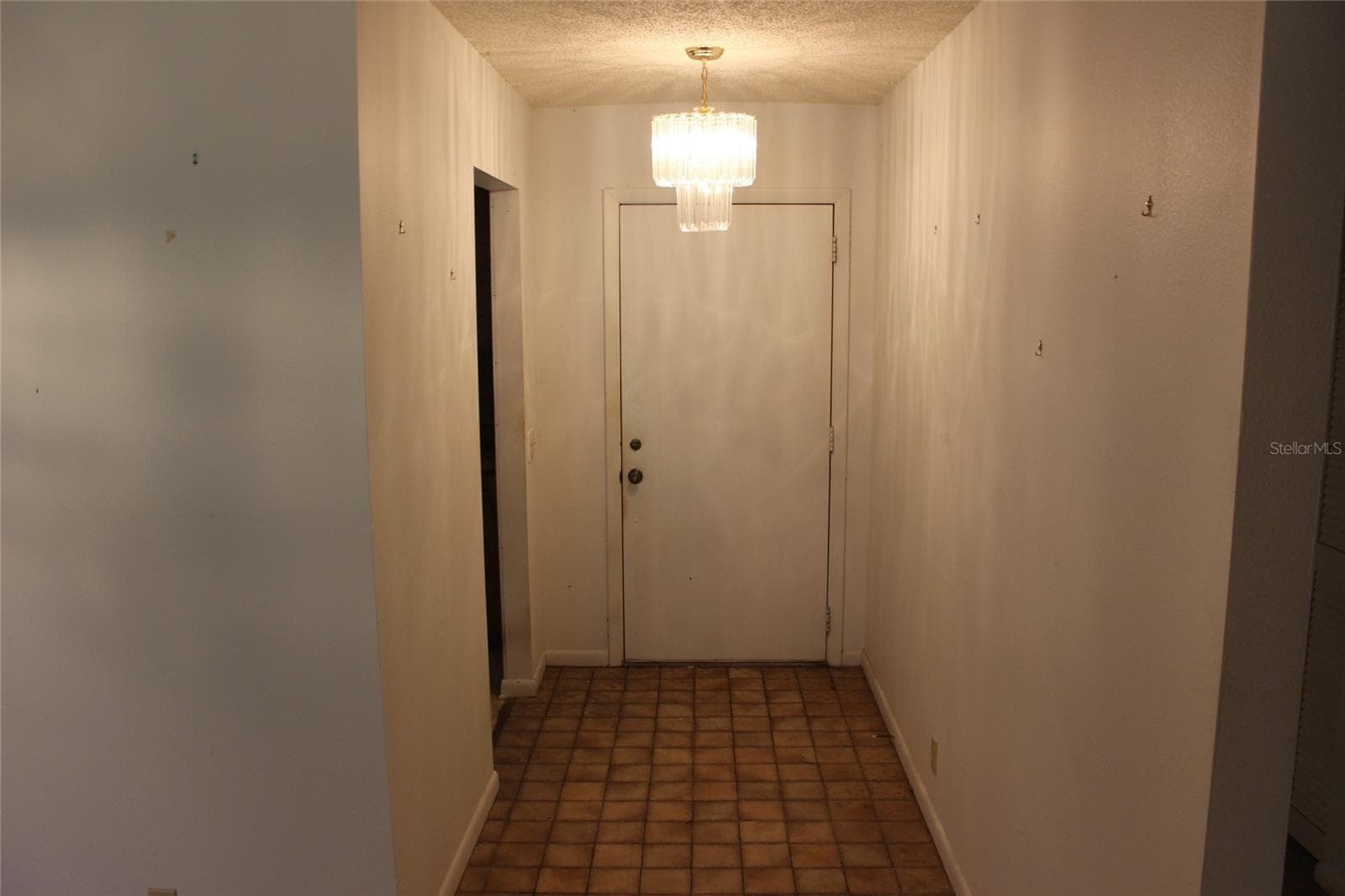 649 Broadmoor Cir photo 3