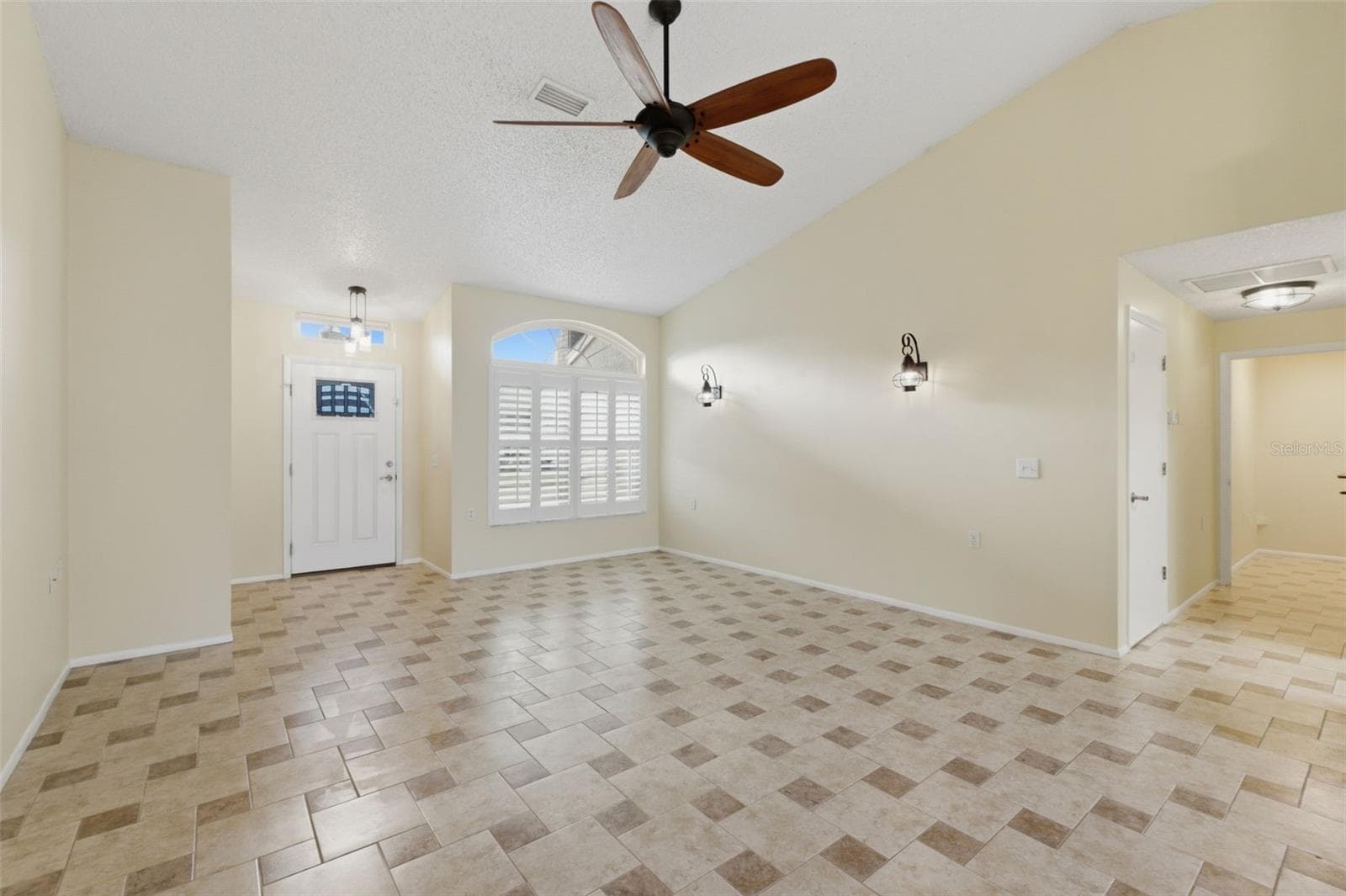 6525 Pine Walk Dr photo 4