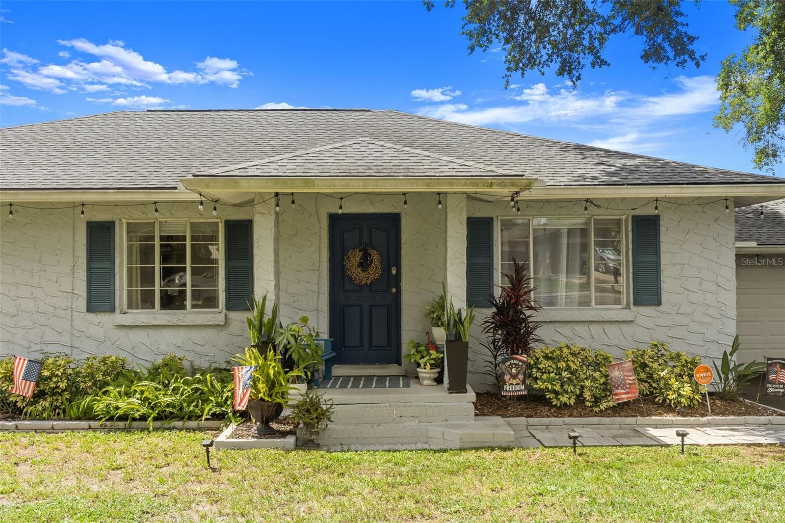 920 Alicia Ave photo 2