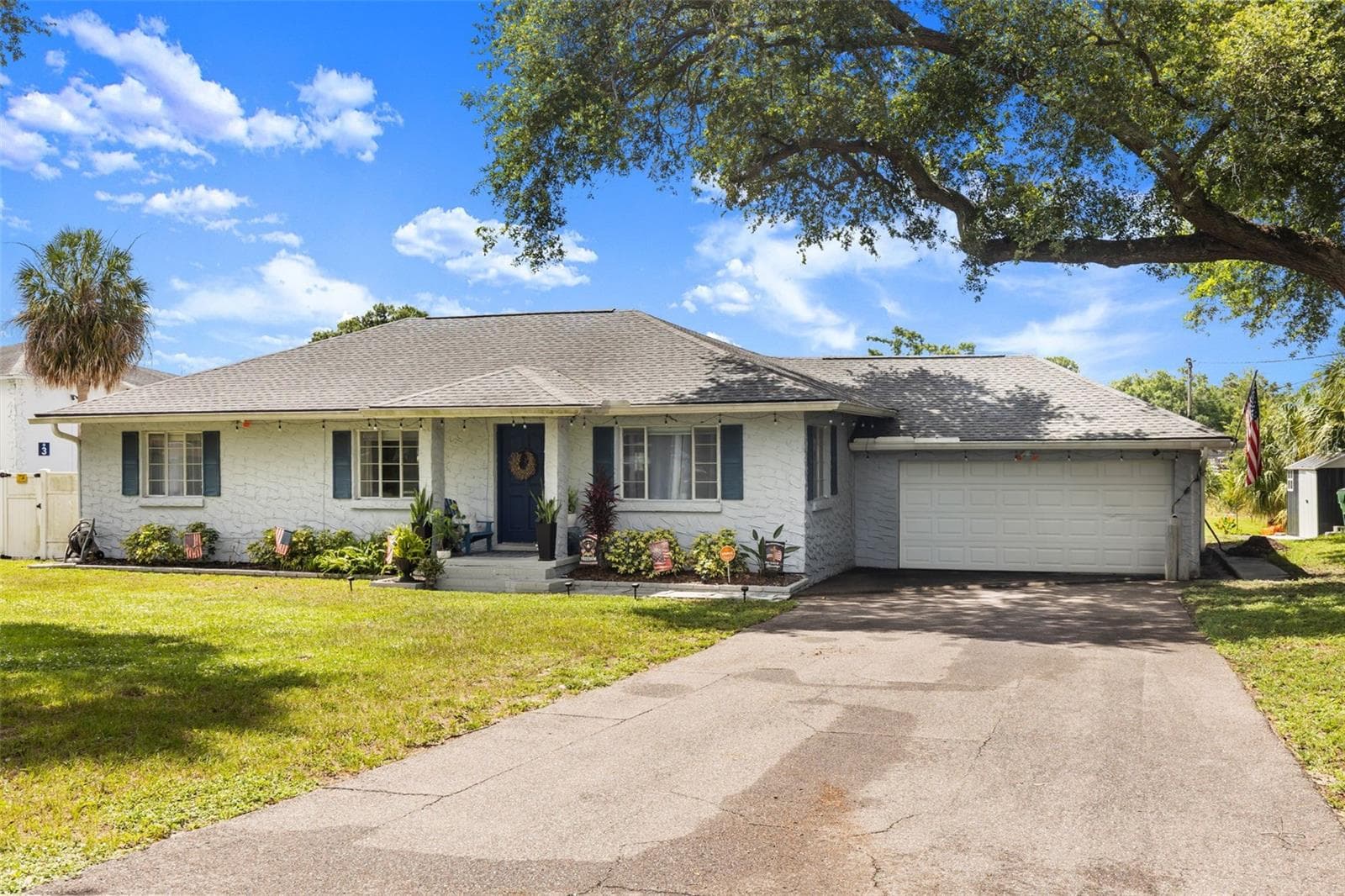920 Alicia Ave photo 3