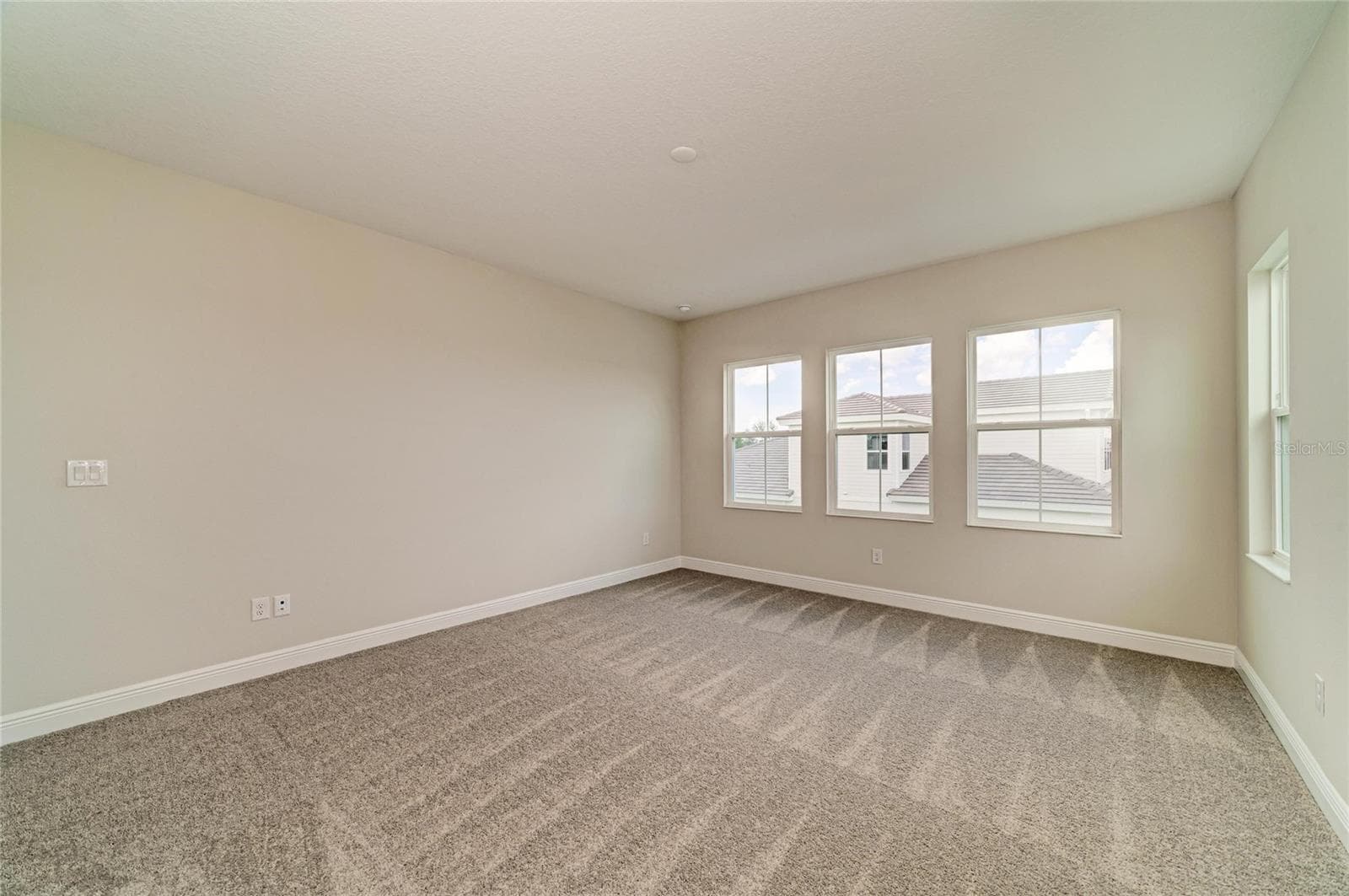 10245 Cross River Trl photo 5