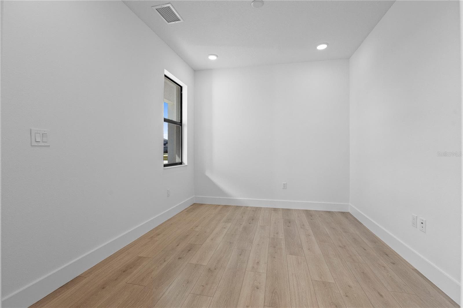 18366 Rockport Pl photo 4