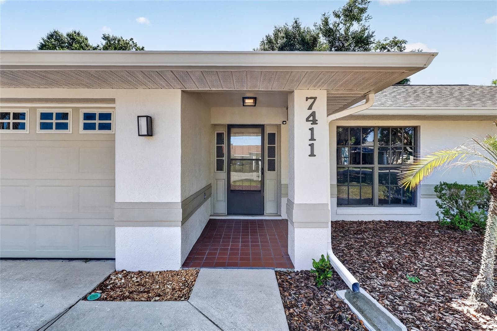 7411 Floral Cir E photo 4