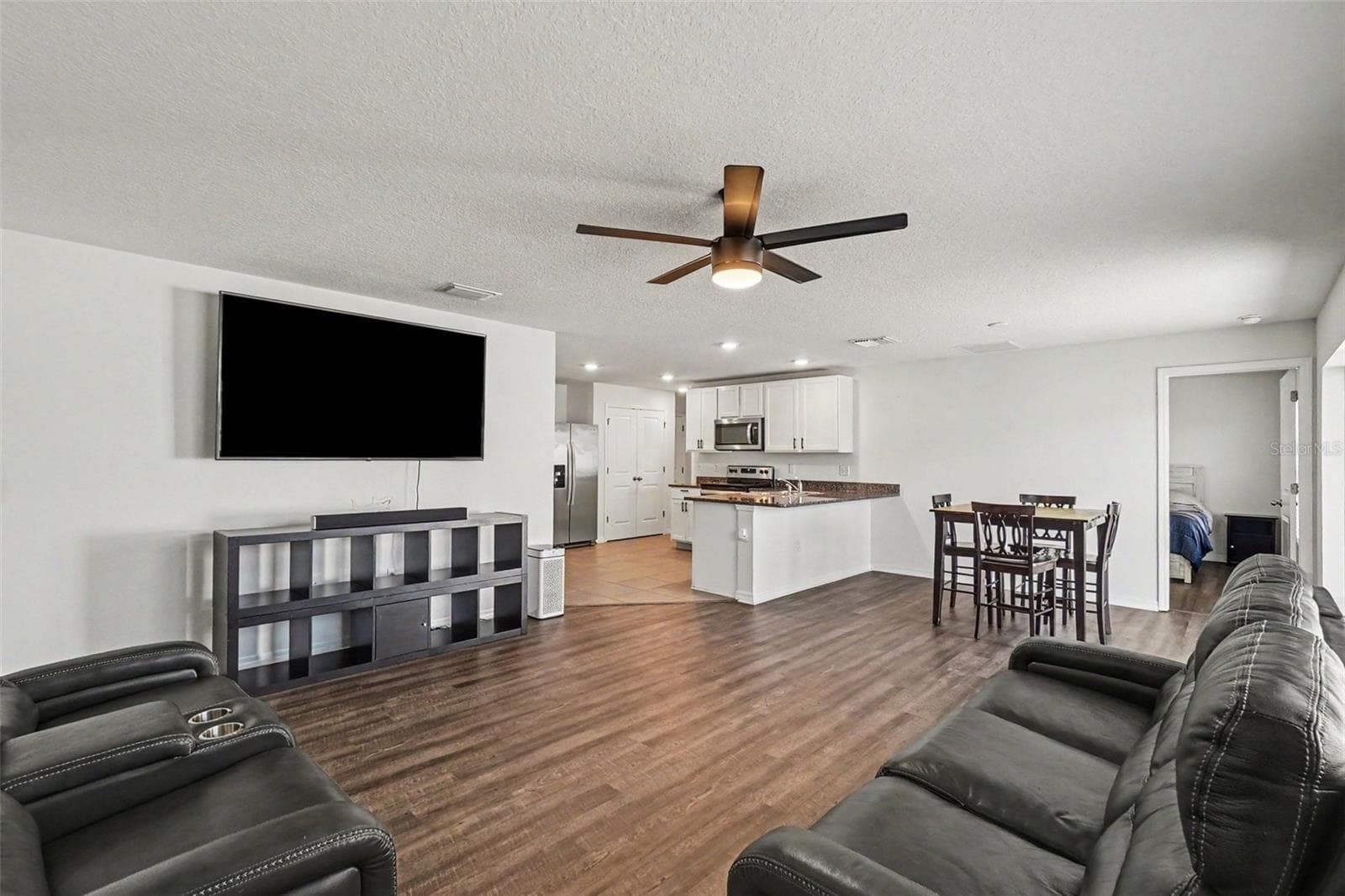 10213 Cloudburst CT photo 5