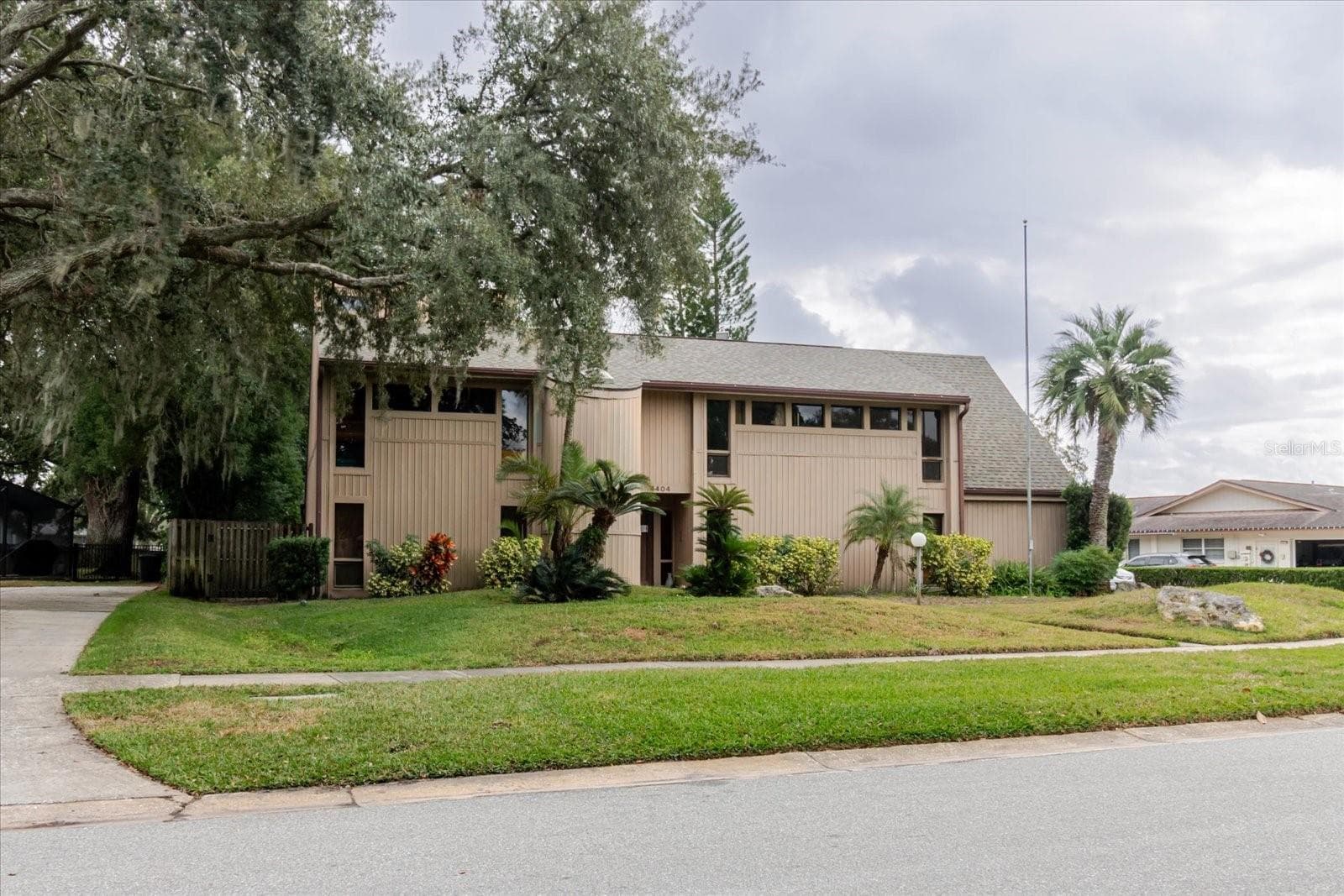4404 Old Orchard Dr photo 3