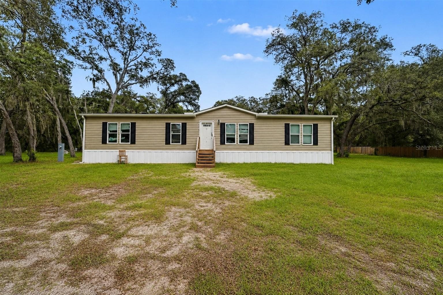 17538 Evelyn CT