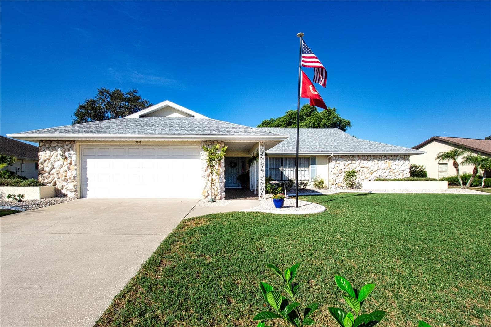 2016 E View Dr photo 3