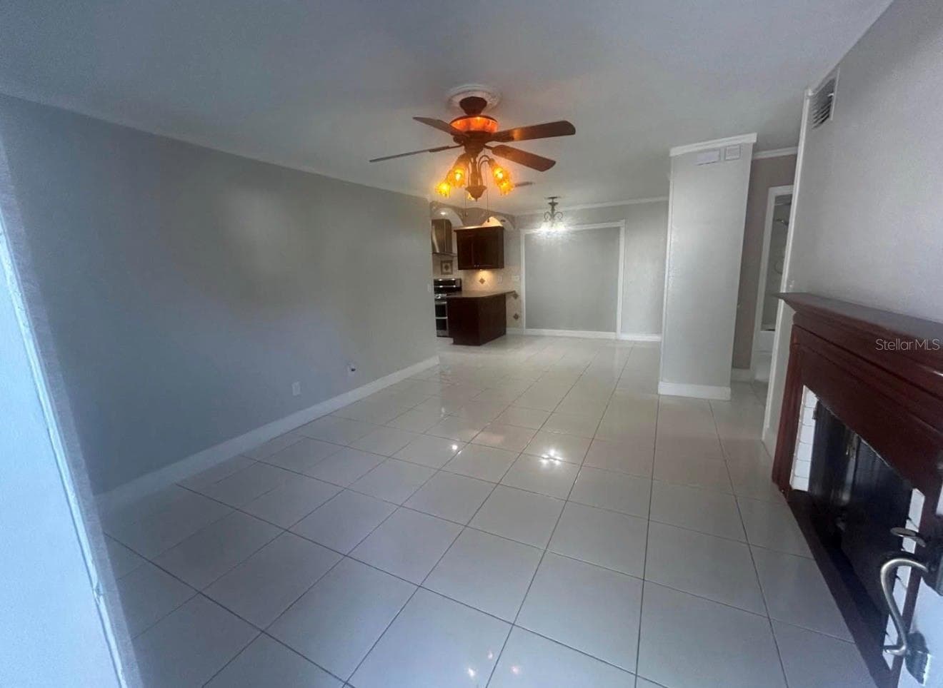 5112 Gateway Dr photo 4