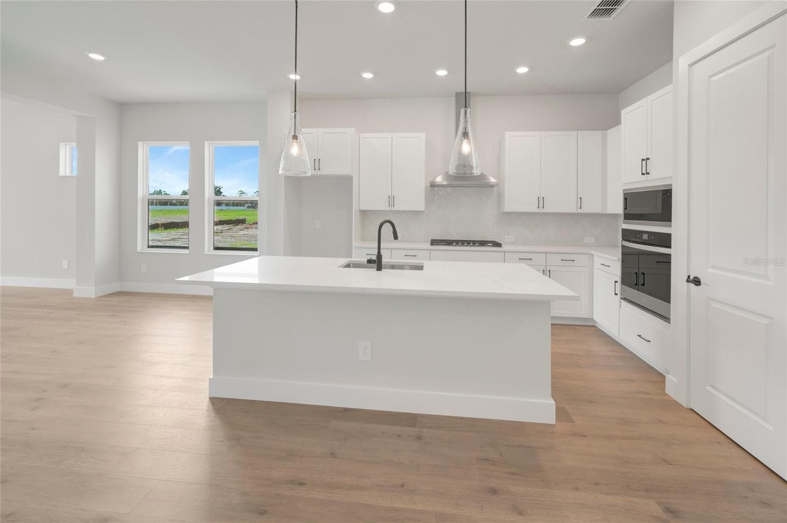 6821 Chloe CT photo 4