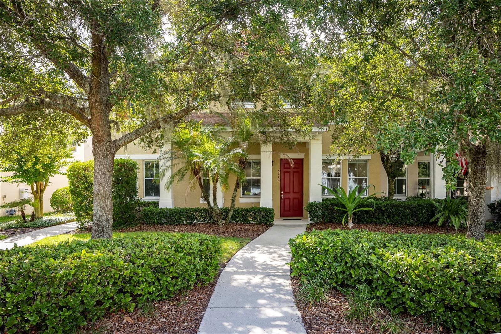 6112 Fishhawk Crossing Blvd photo 2