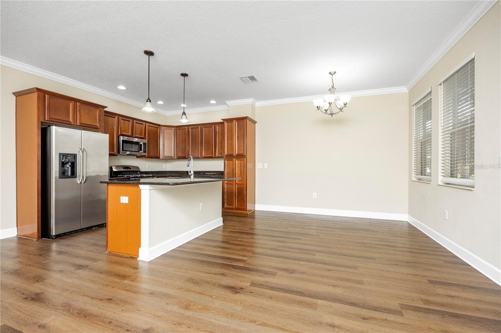 6112 Fishhawk Crossing Blvd photo 3