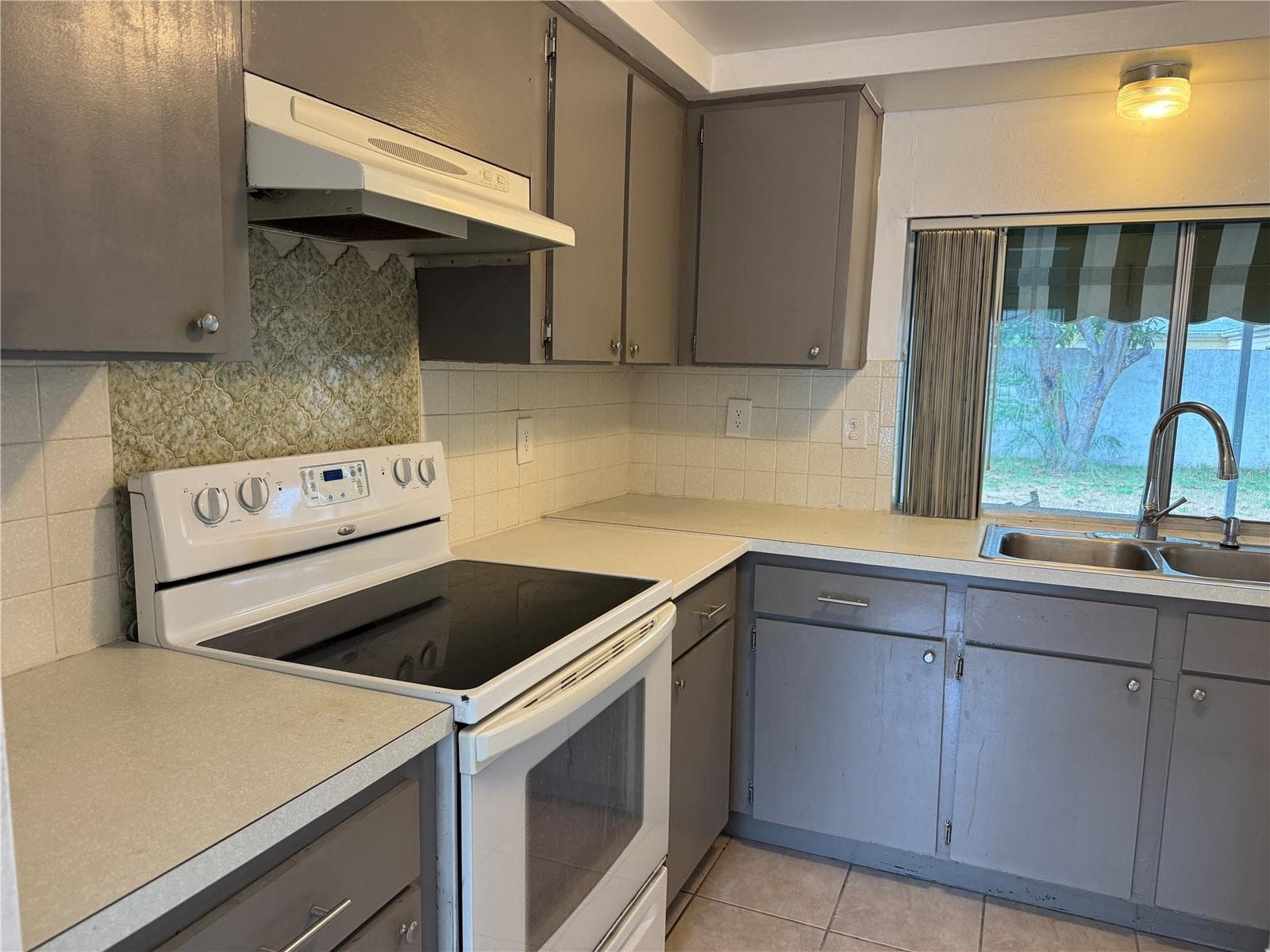 12411 Partridge Hill Row photo 3