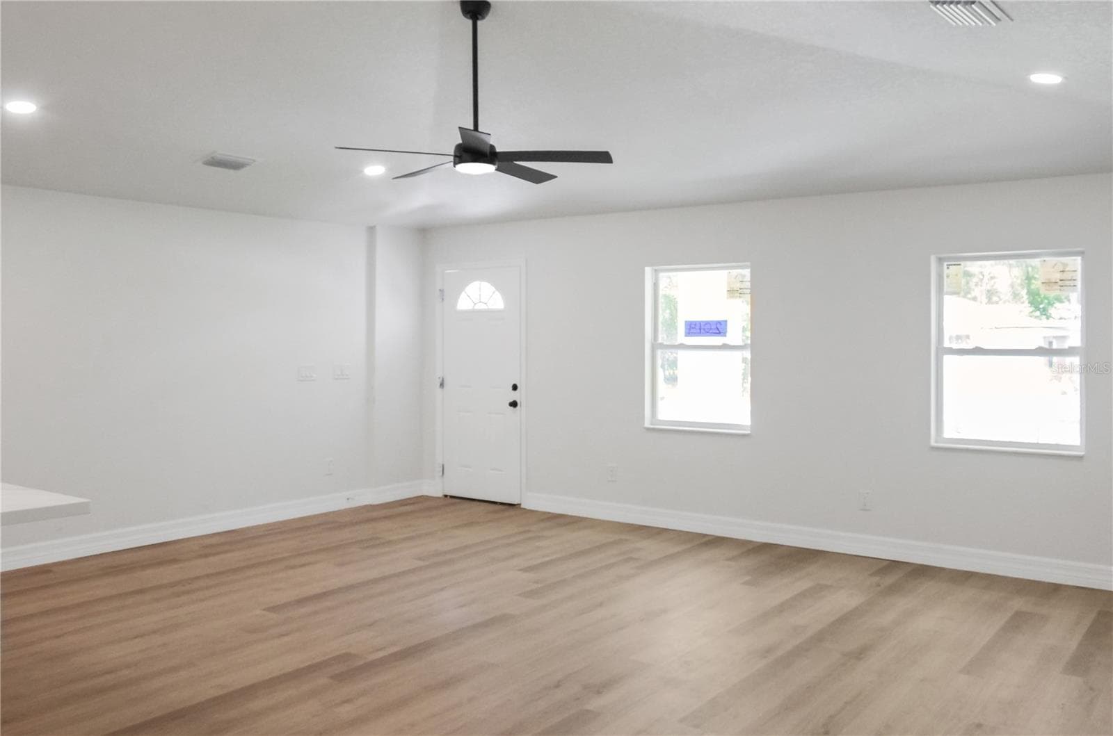 2014 E Wood St photo 3