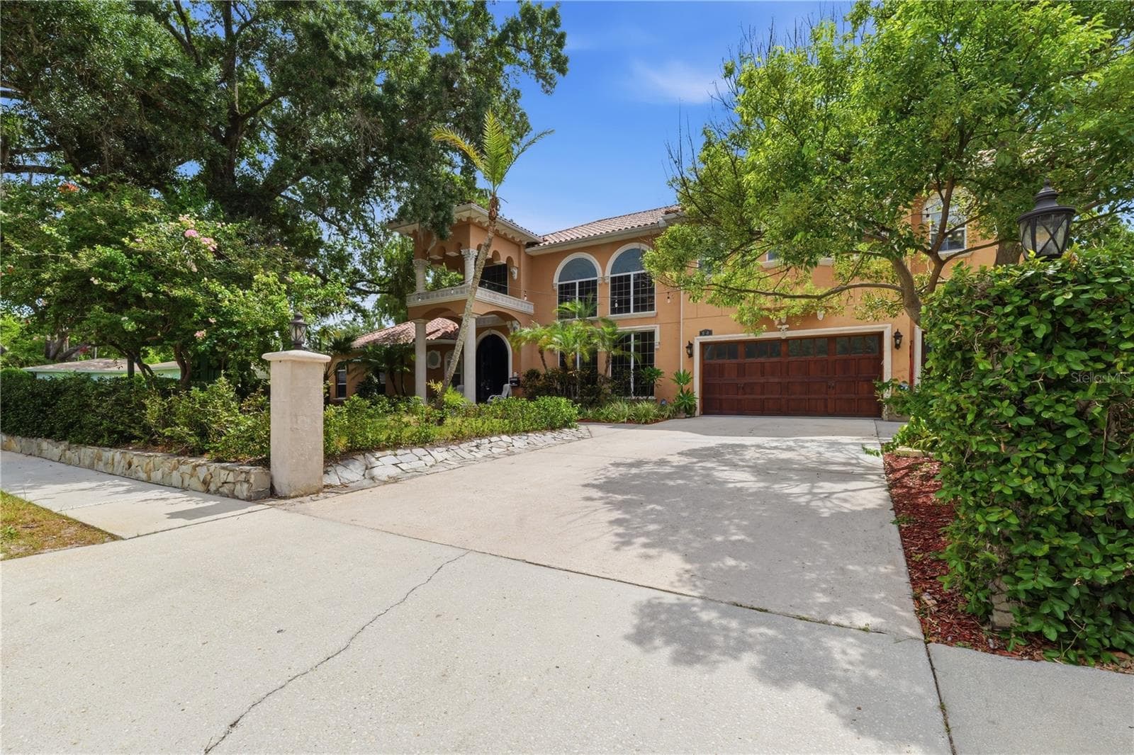 10307 Reclinata Ln