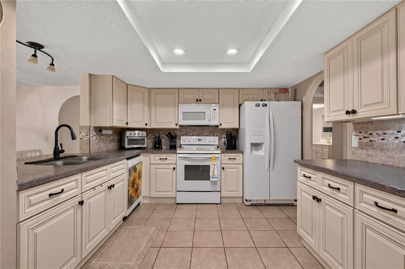13129 Filbert St photo 3