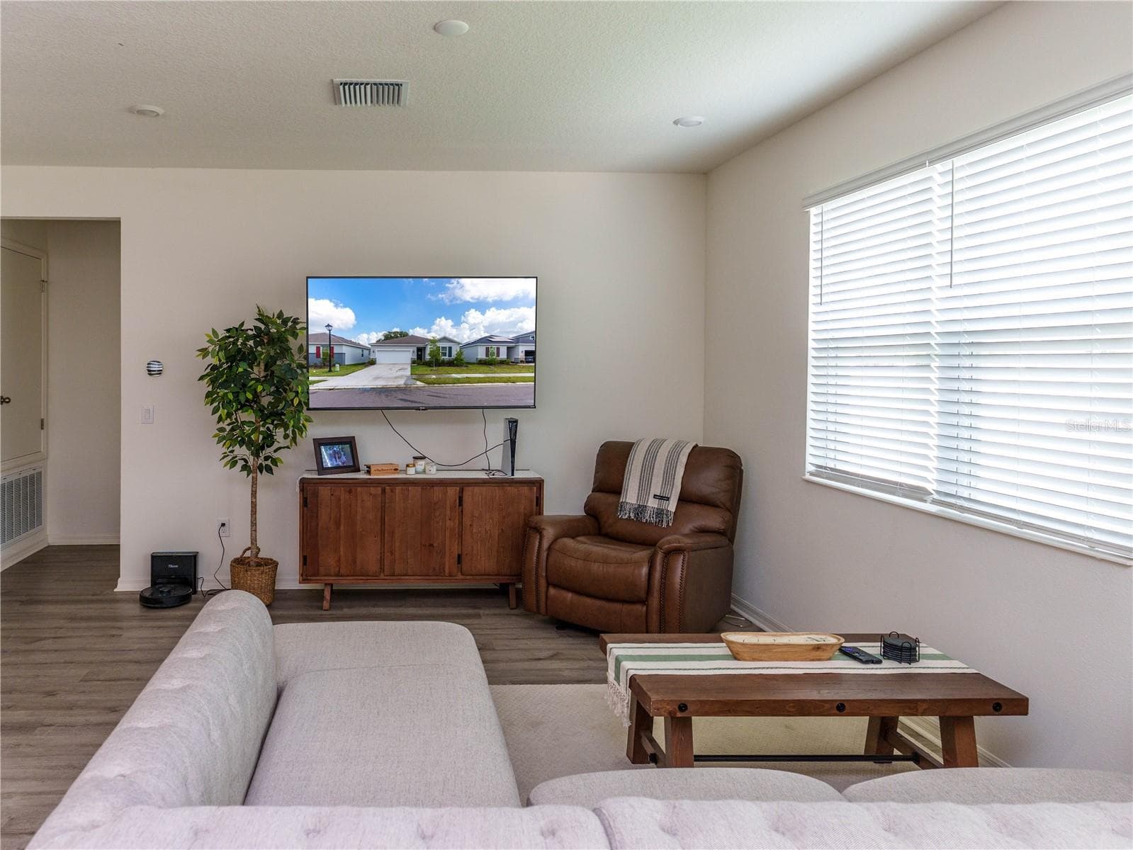 37501 Williamette Way photo 4