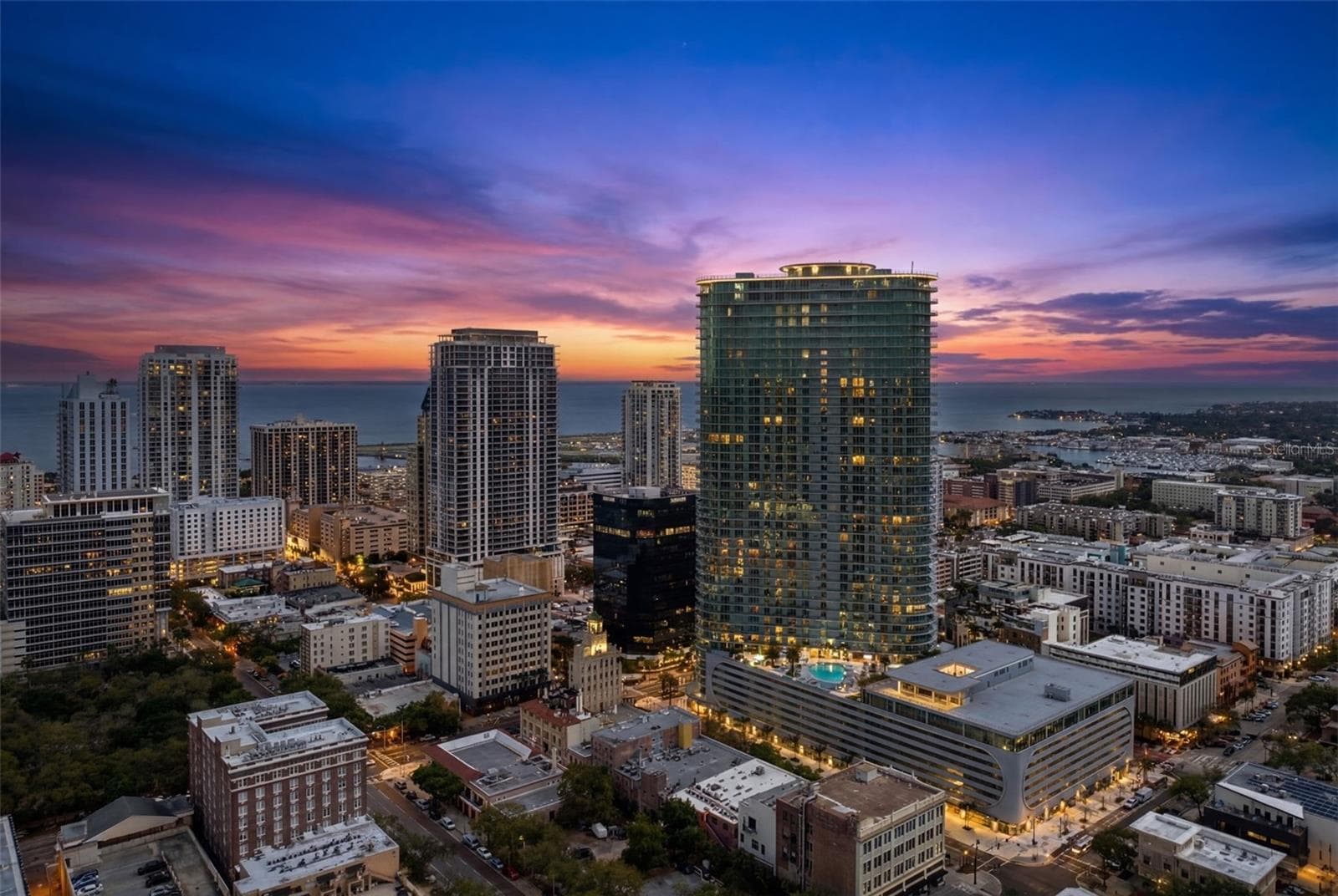 400 Central Ave #1405