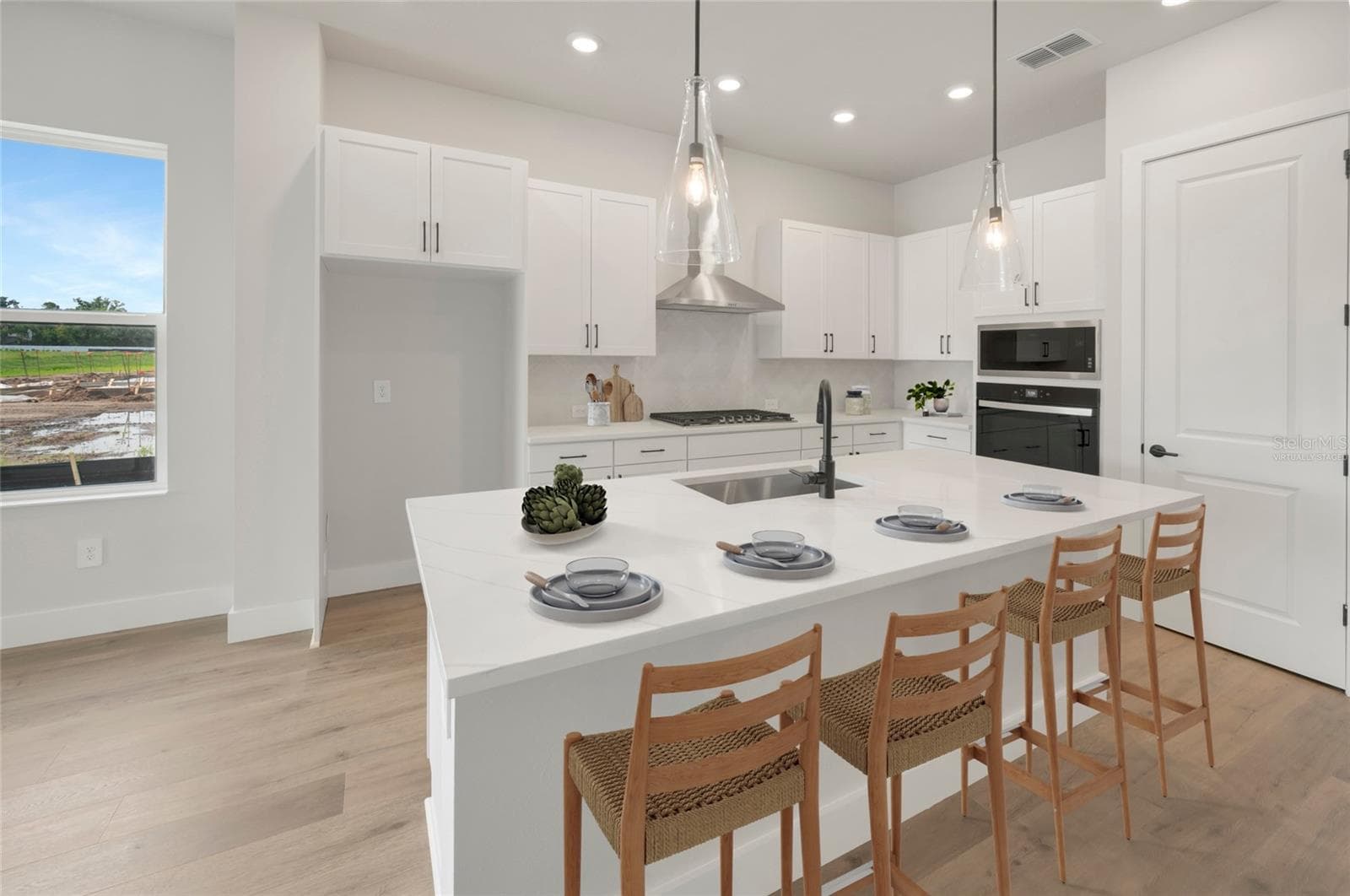 6821 Chloe CT photo 3