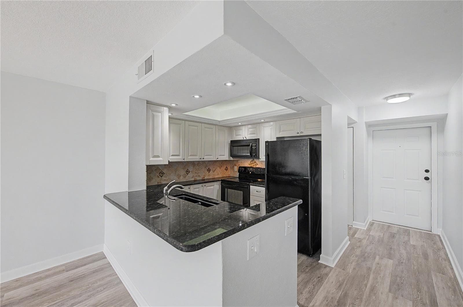 800 Cove Cay Dr #5G photo 5
