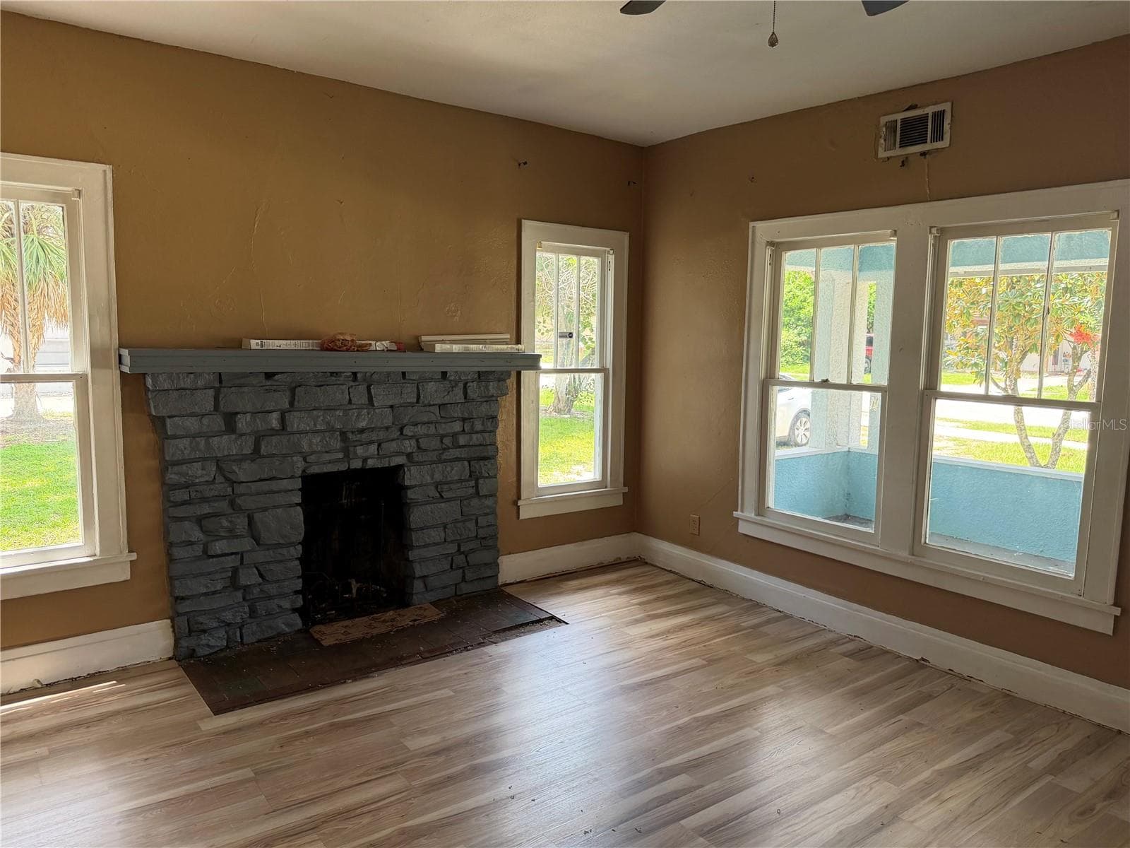 444 Avenue B NE photo 3