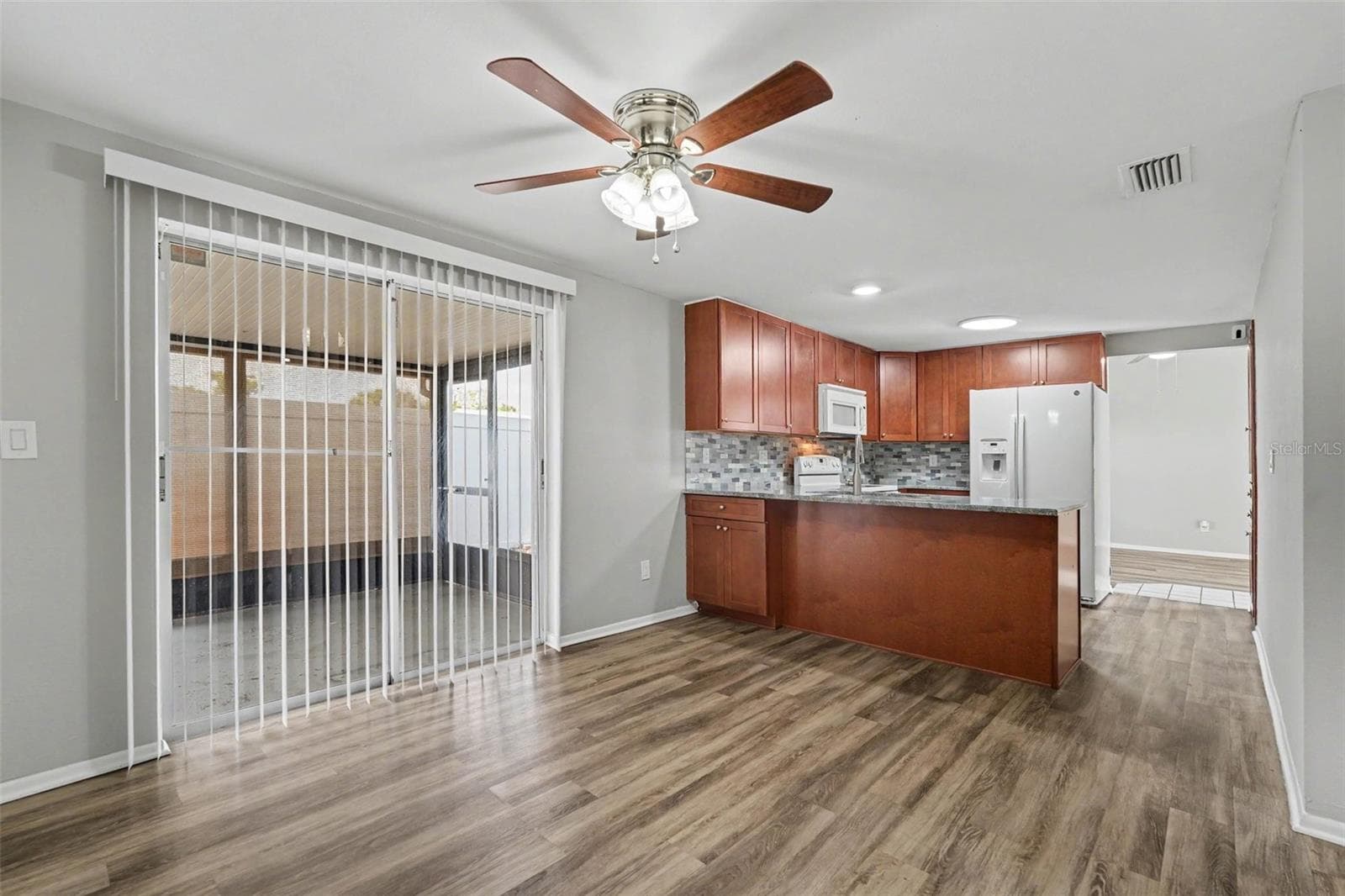 6404 Freedom CT photo 5