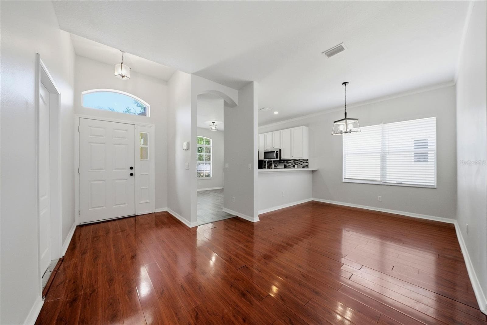 403 Laguna MILL Dr photo 3