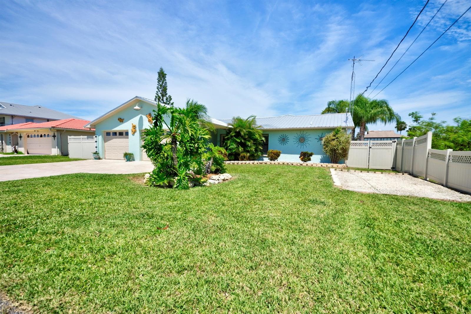 4266 Deleon Dr