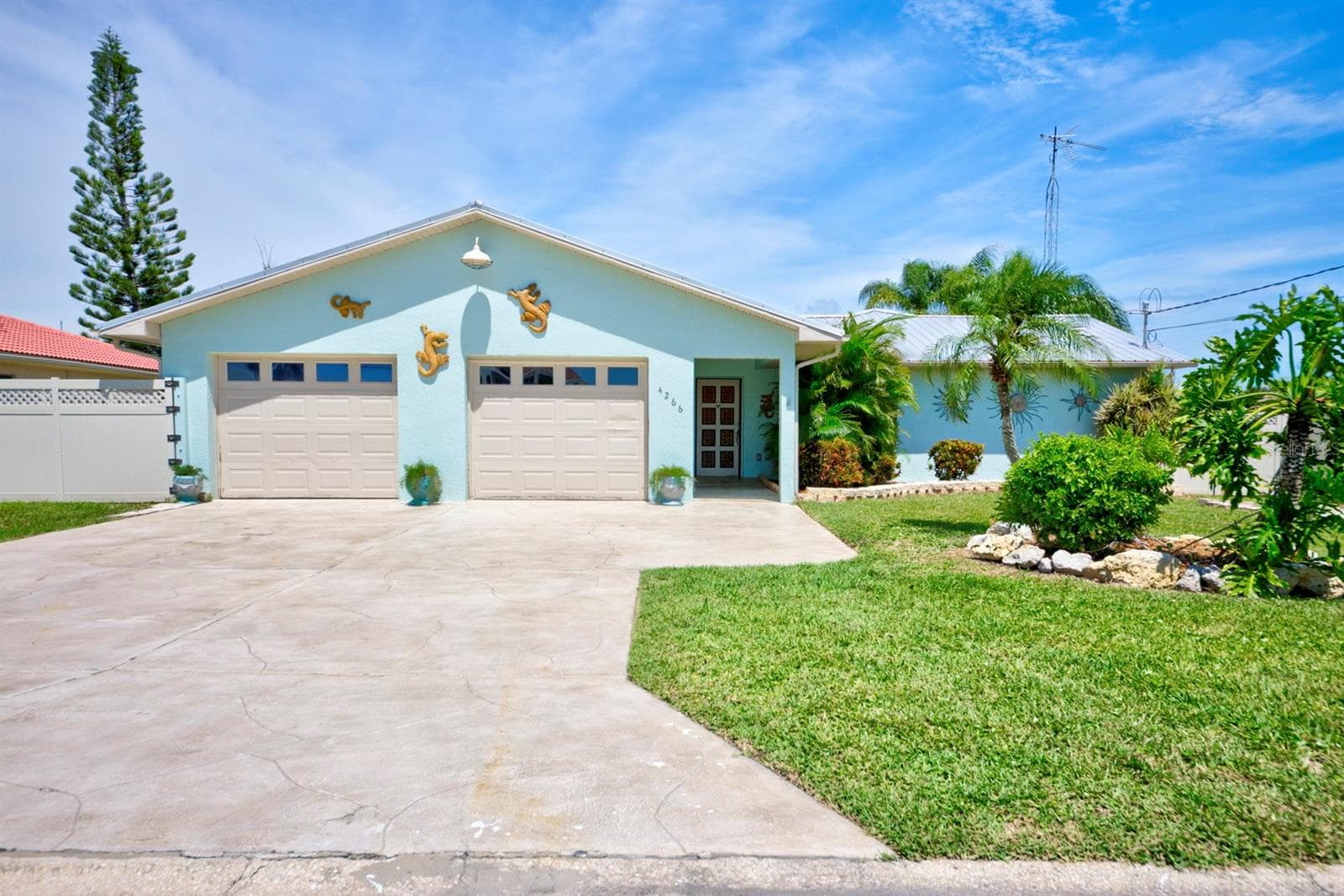 4266 Deleon Dr photo 4