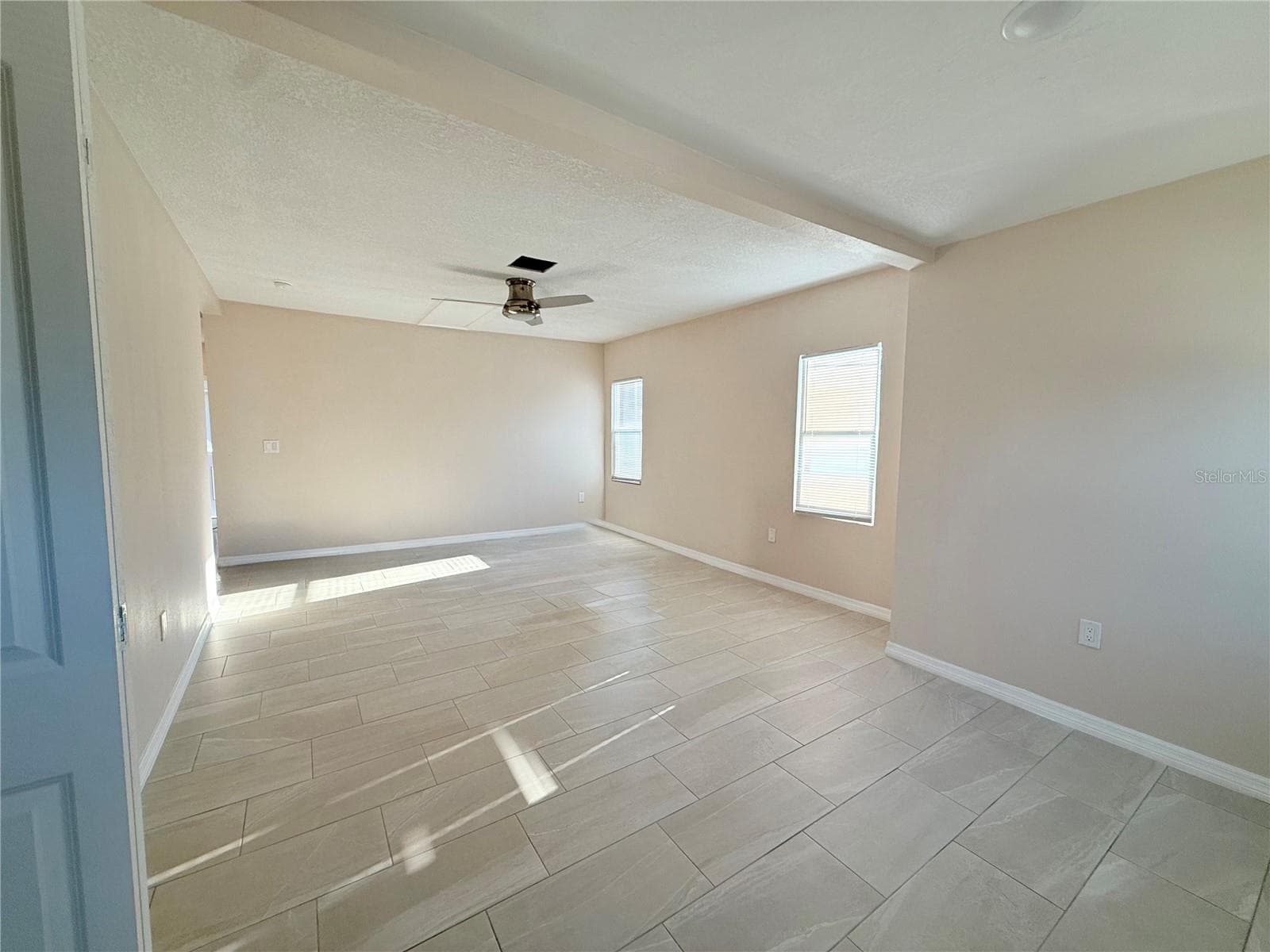 1015 23rd Ave W photo 4